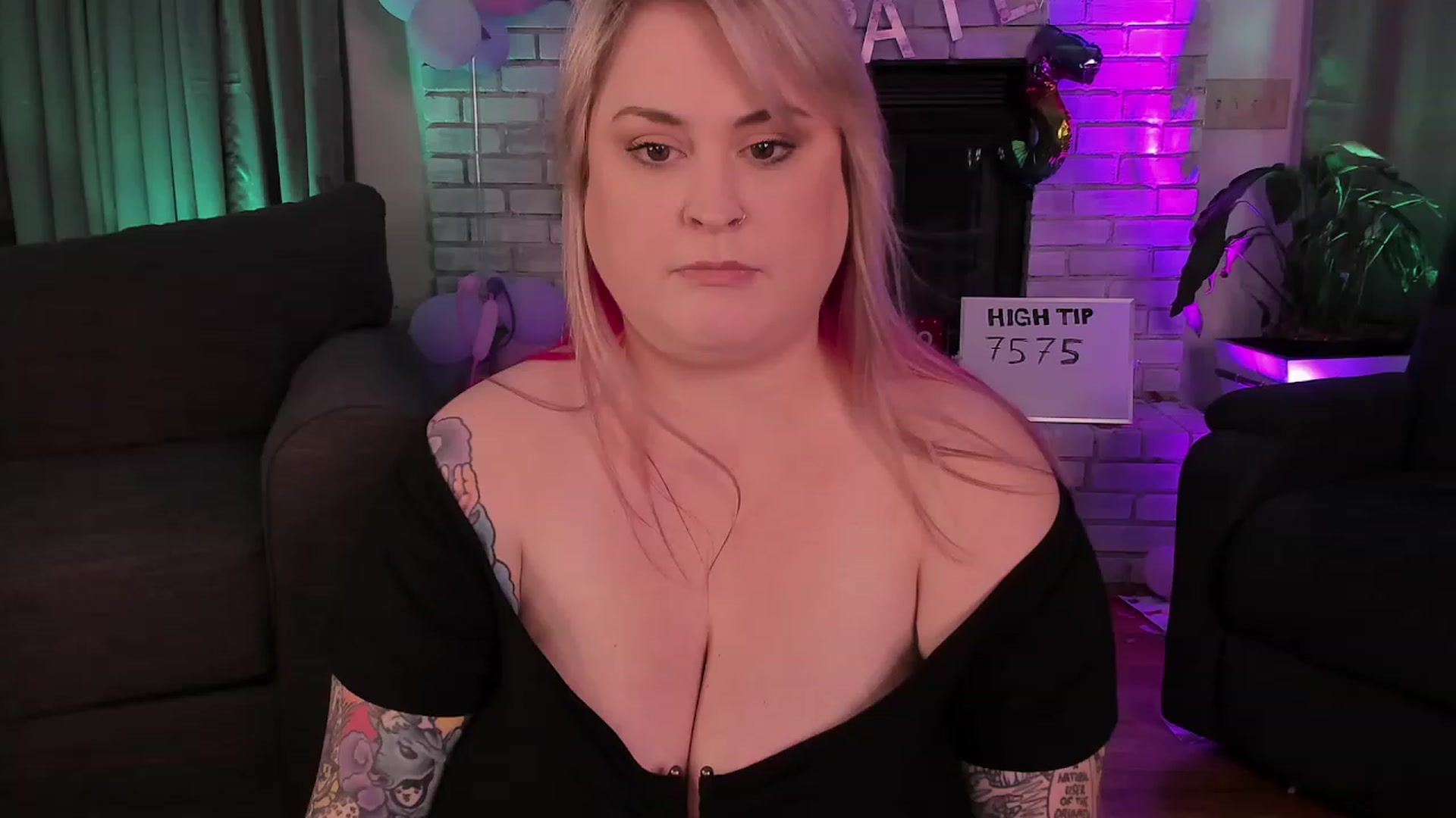 Gallery image thumbnail from mari_jae's myfreecams stream on, 08/27/2023, 08:08 image 14 of 20