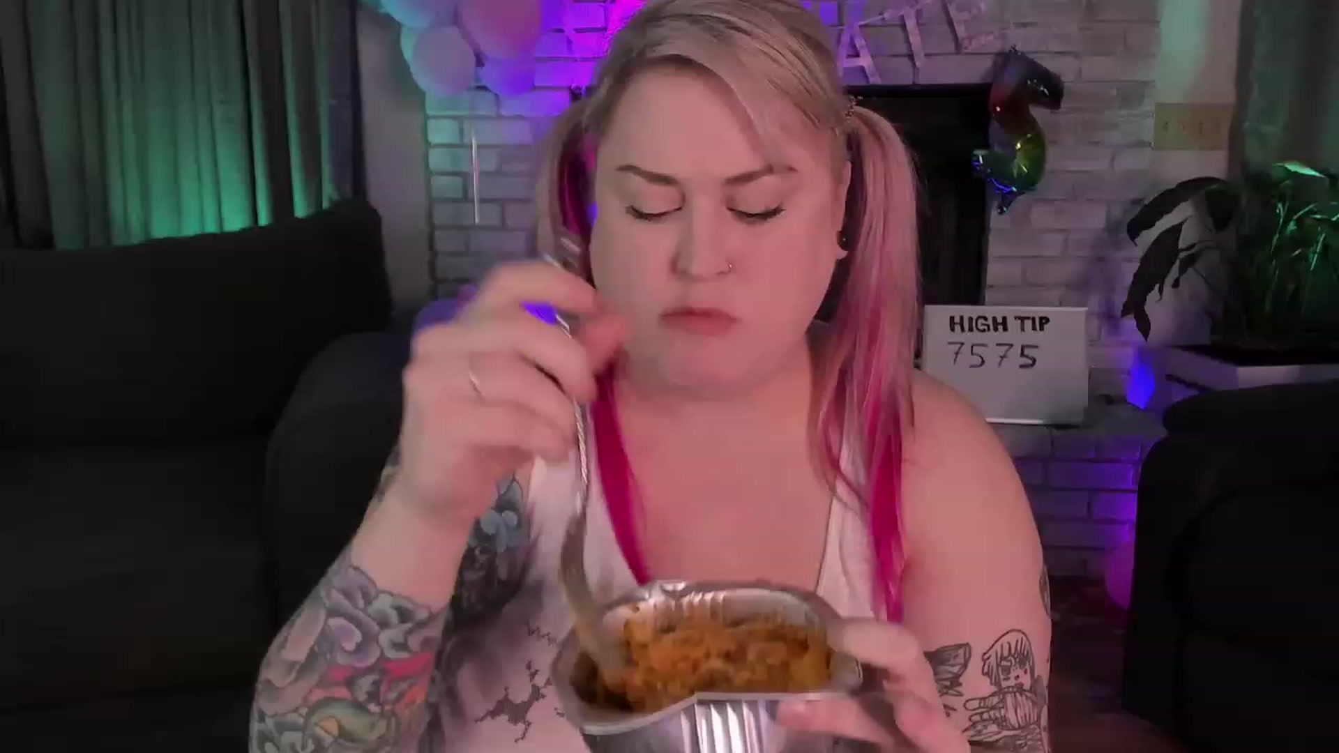Gallery image thumbnail from mari_jae's myfreecams stream on, 08/30/2023, 07:18 image 8 of 20
