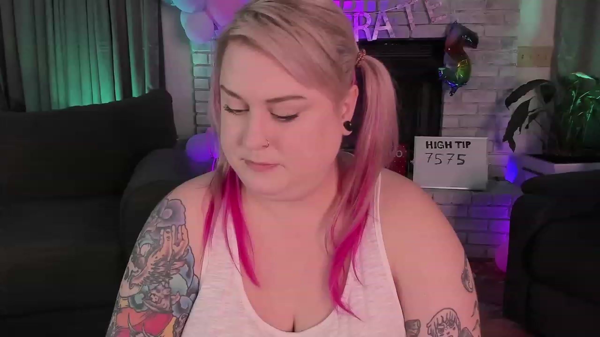 Gallery image thumbnail from mari_jae's myfreecams stream on, 08/30/2023, 07:18 image 5 of 20