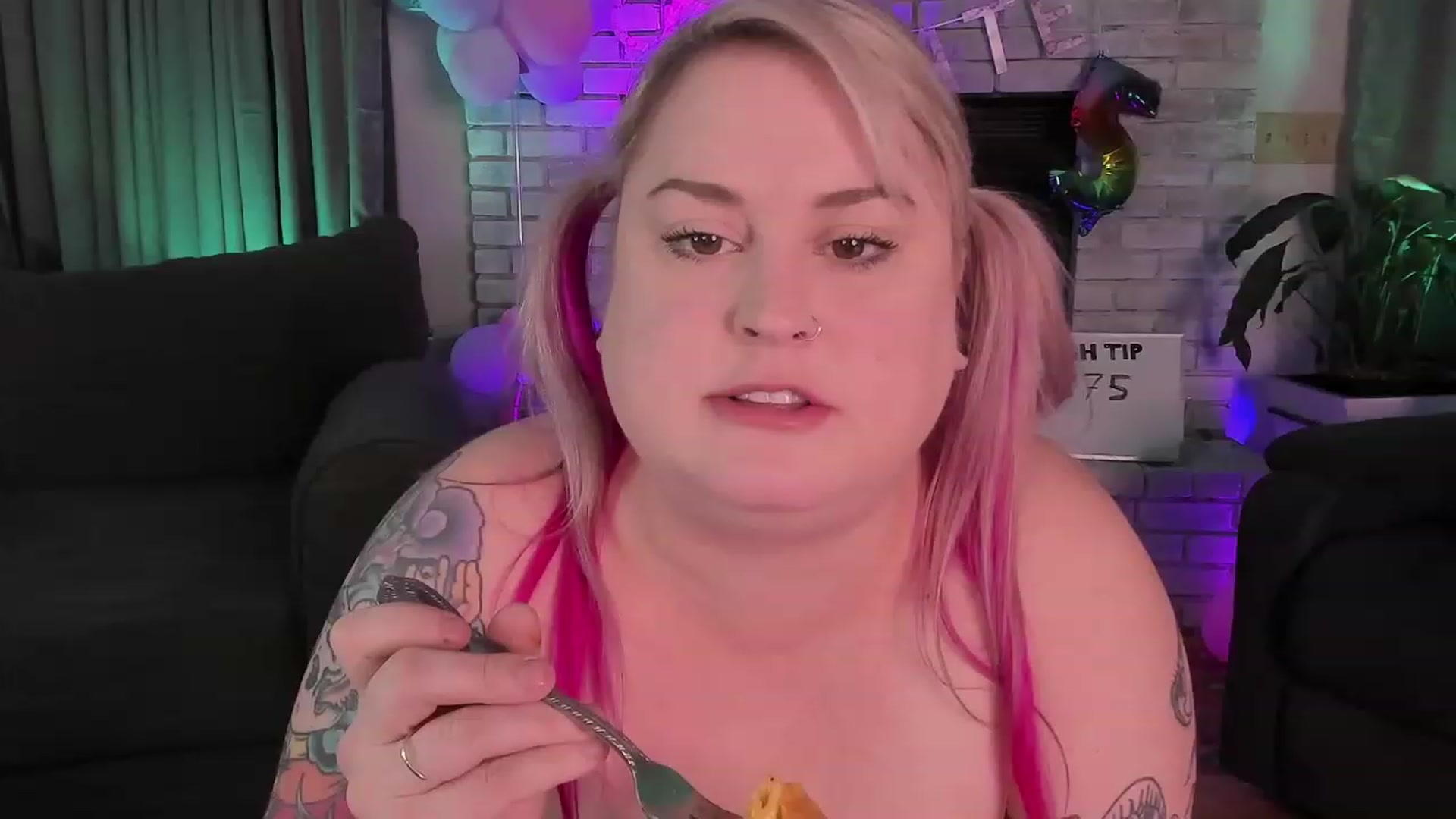 Gallery image thumbnail from mari_jae's myfreecams stream on, 08/30/2023, 07:18 image 9 of 20
