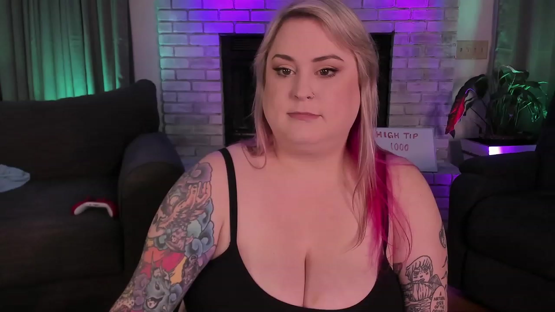 Gallery image thumbnail from mari_jae's myfreecams stream on, 09/06/2023, 06:37 image 5 of 20