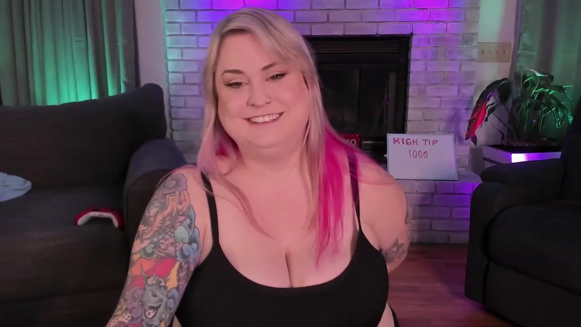 Gallery image thumbnail from mari_jae's myfreecams stream on, 09/06/2023, 06:37 image 10 of 20