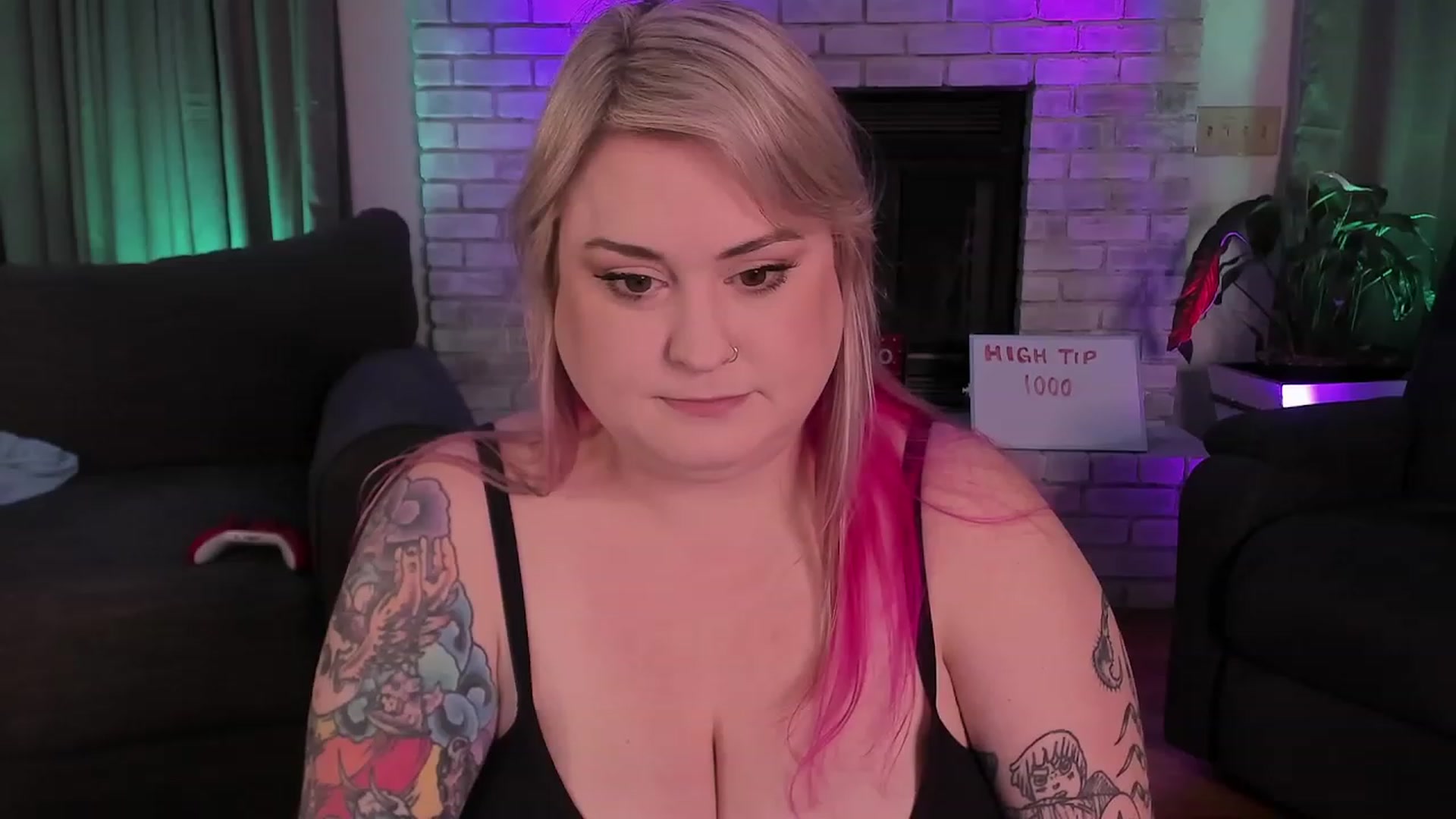 Gallery image thumbnail from mari_jae's myfreecams stream on, 09/06/2023, 06:37 image 8 of 20
