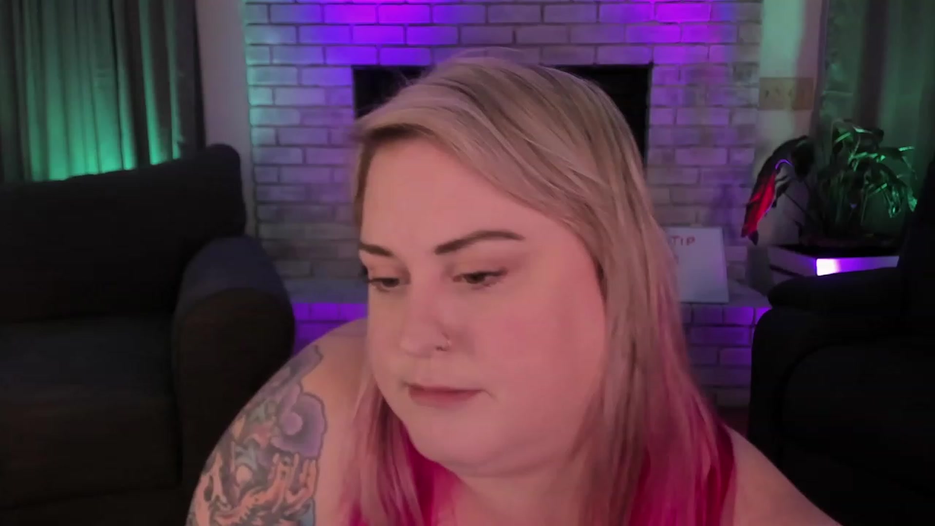 Gallery image thumbnail from mari_jae's myfreecams stream on, 09/07/2023, 08:10 image 15 of 20