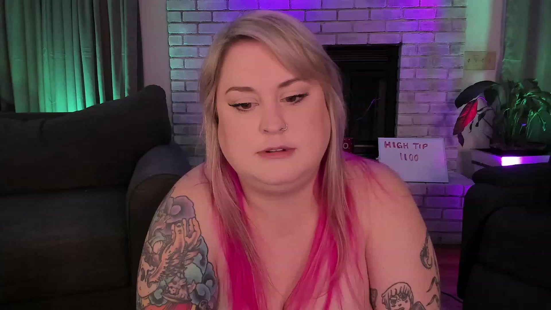 Gallery image thumbnail from mari_jae's myfreecams stream on, 09/19/2023, 07:41 image 16 of 20