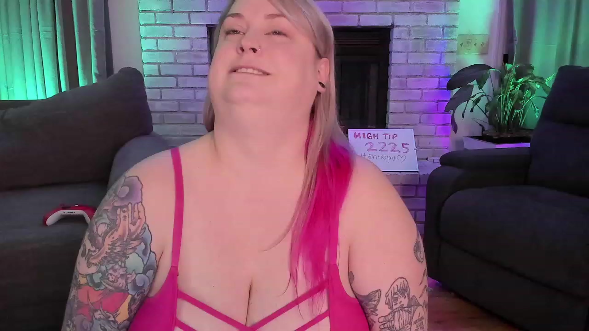Gallery image thumbnail from mari_jae's myfreecams stream on, 09/27/2023, 08:19 image 4 of 20