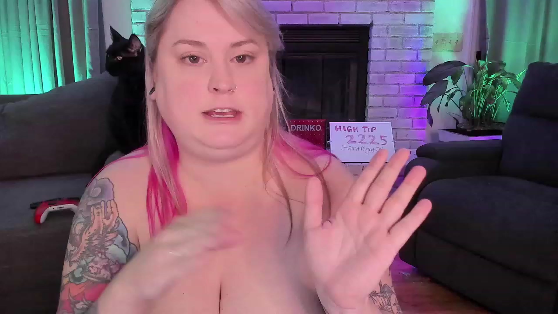 Gallery image thumbnail from mari_jae's myfreecams stream on, 09/27/2023, 08:19 image 17 of 20