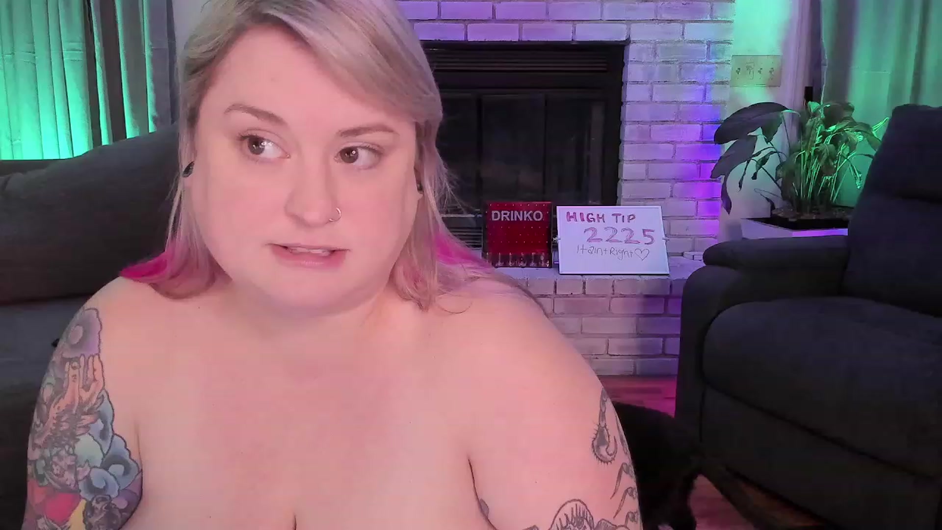Gallery image thumbnail from mari_jae's myfreecams stream on, 09/27/2023, 08:19 image 15 of 20