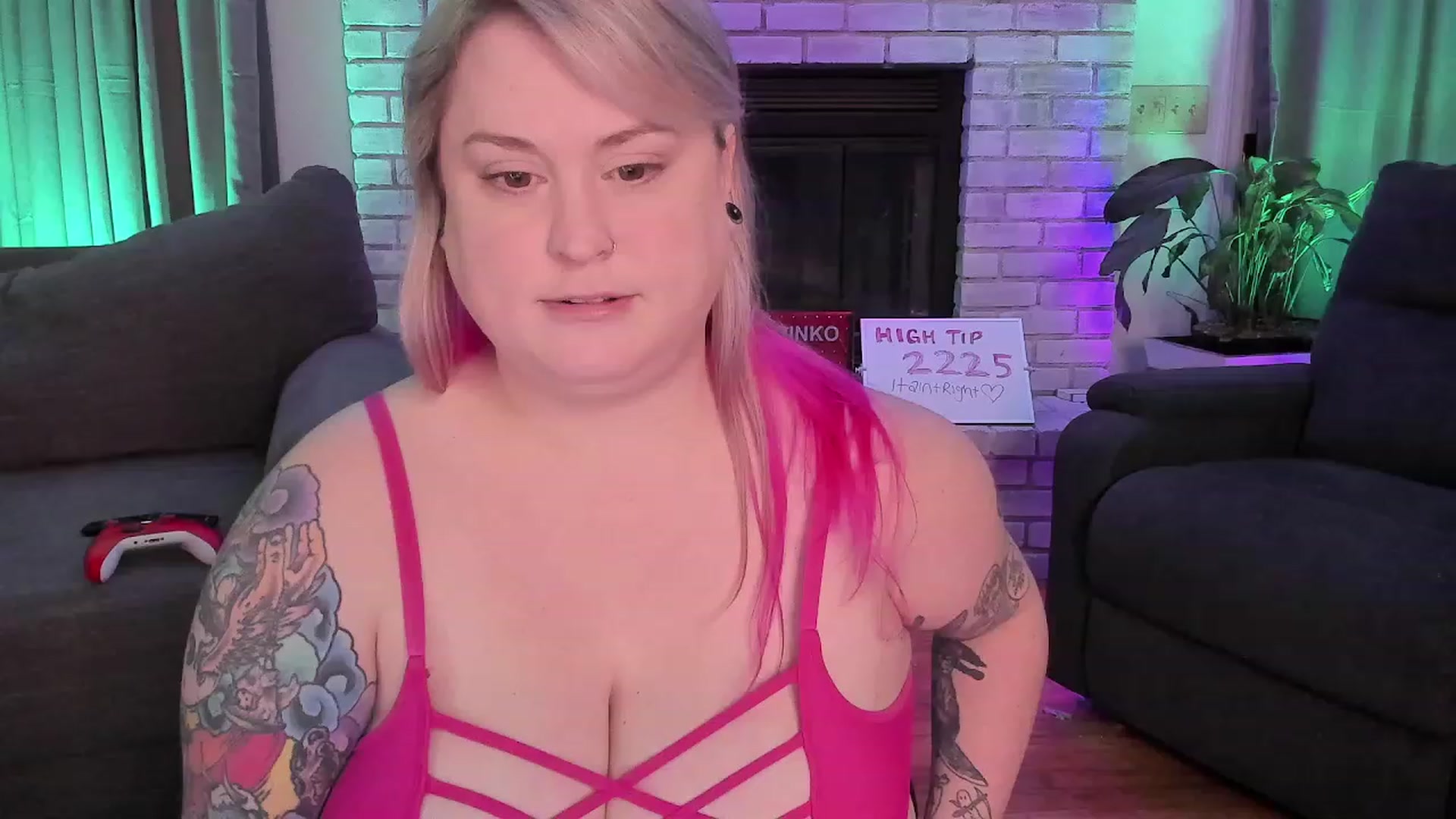 Gallery image thumbnail from mari_jae's myfreecams stream on, 09/27/2023, 08:19 image 5 of 20