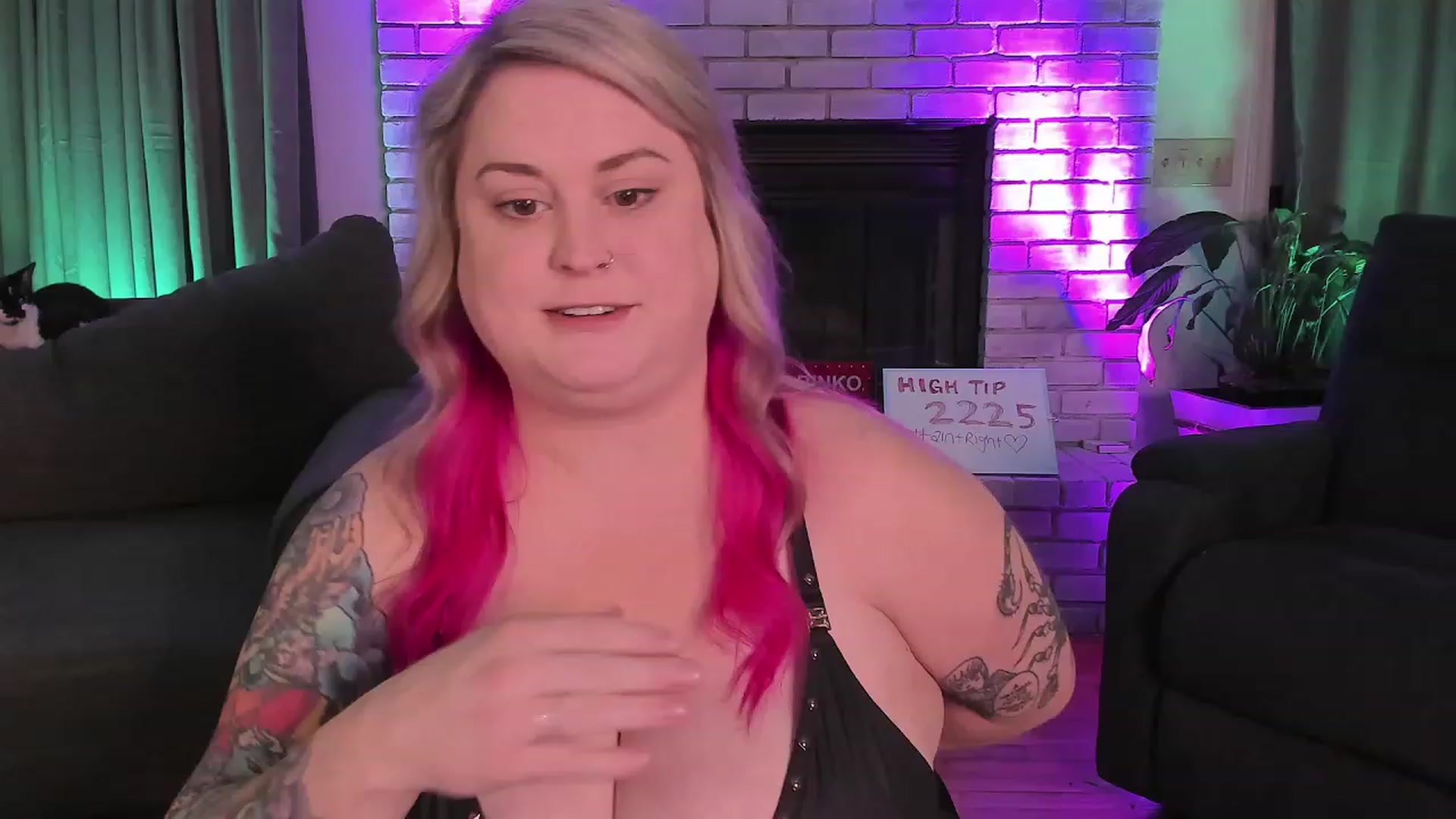 Gallery image thumbnail from mari_jae's myfreecams stream on, 09/29/2023, 07:29 image 3 of 20