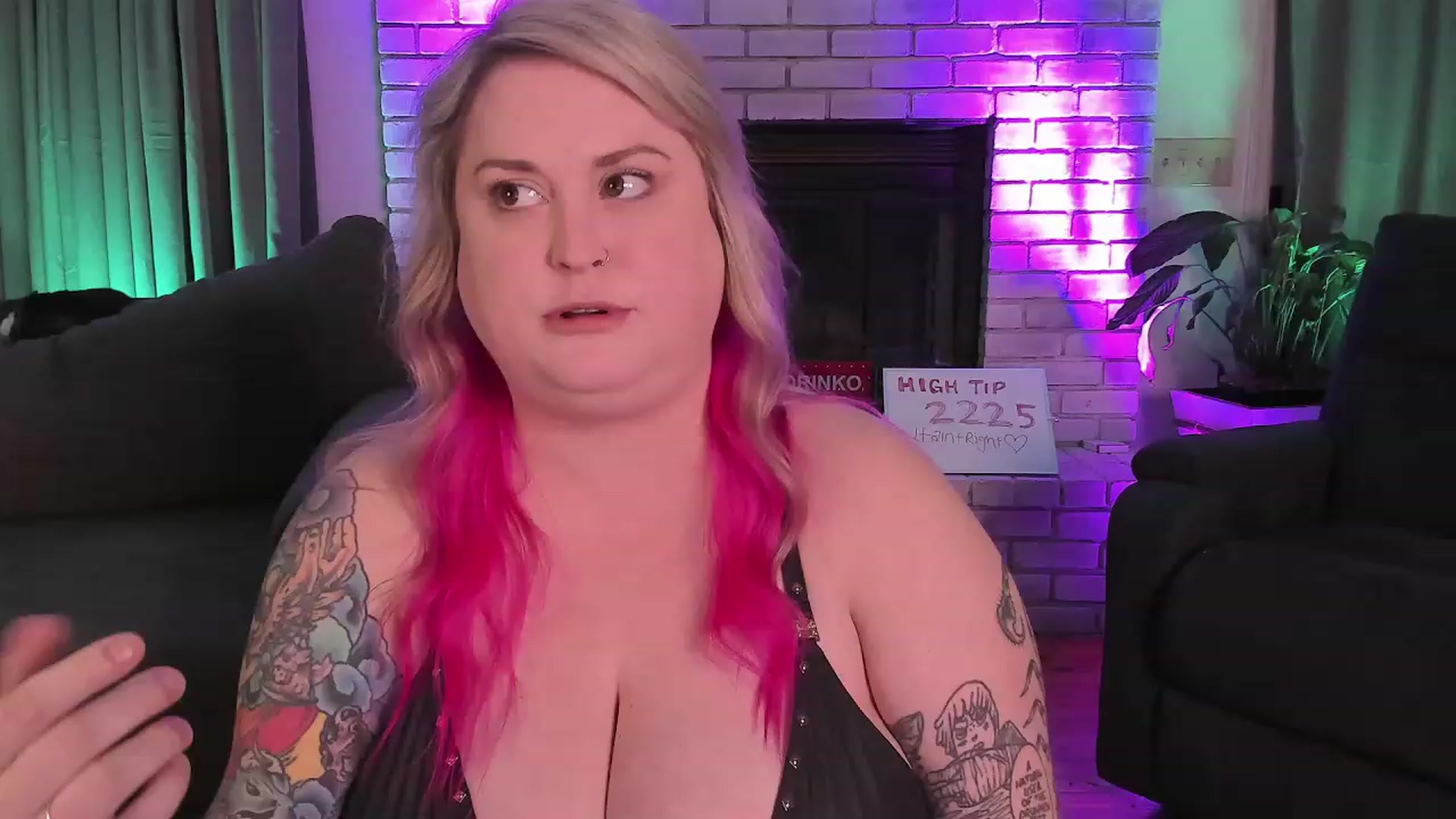 Gallery image thumbnail from mari_jae's myfreecams stream on, 09/29/2023, 07:29 image 8 of 20