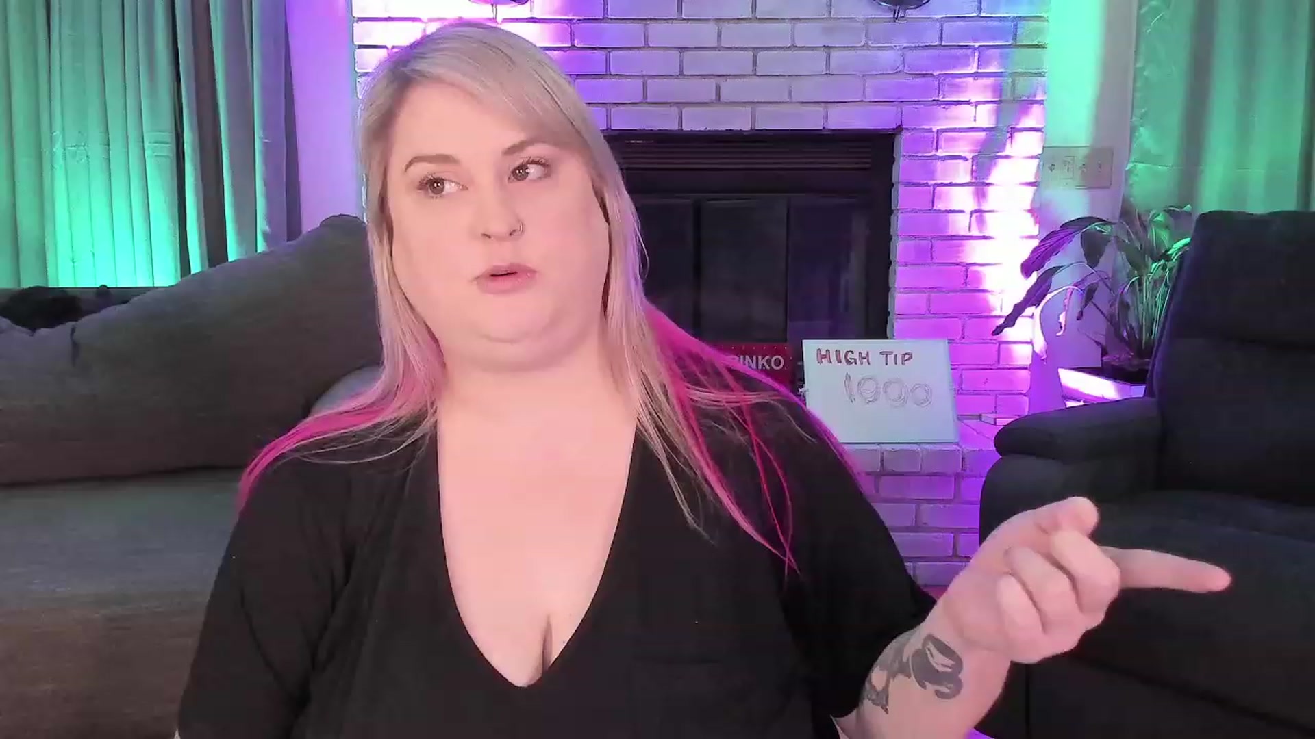 Gallery image thumbnail from mari_jae's myfreecams stream on, 10/03/2023, 09:35 image 9 of 20