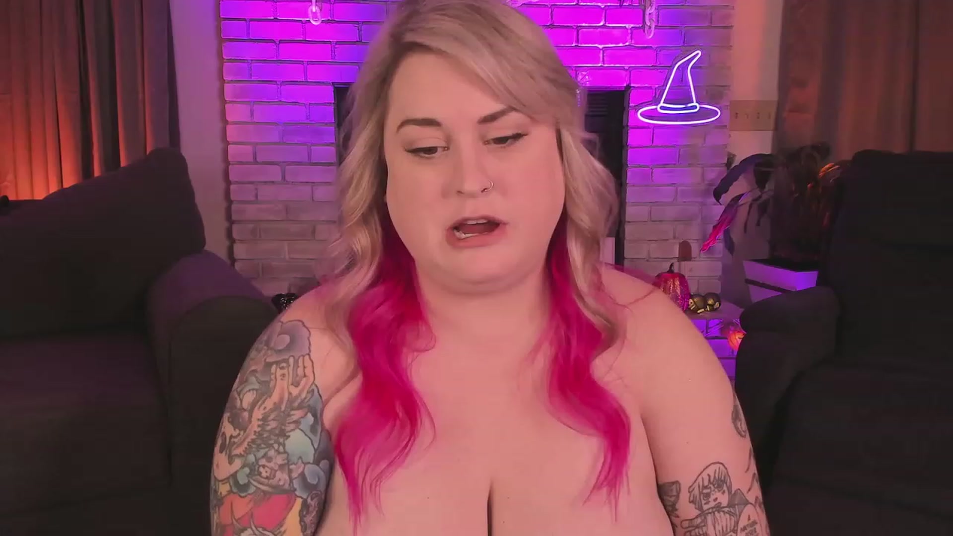 Gallery image thumbnail from mari_jae's myfreecams stream on, 10/05/2023, 09:58 image 19 of 20