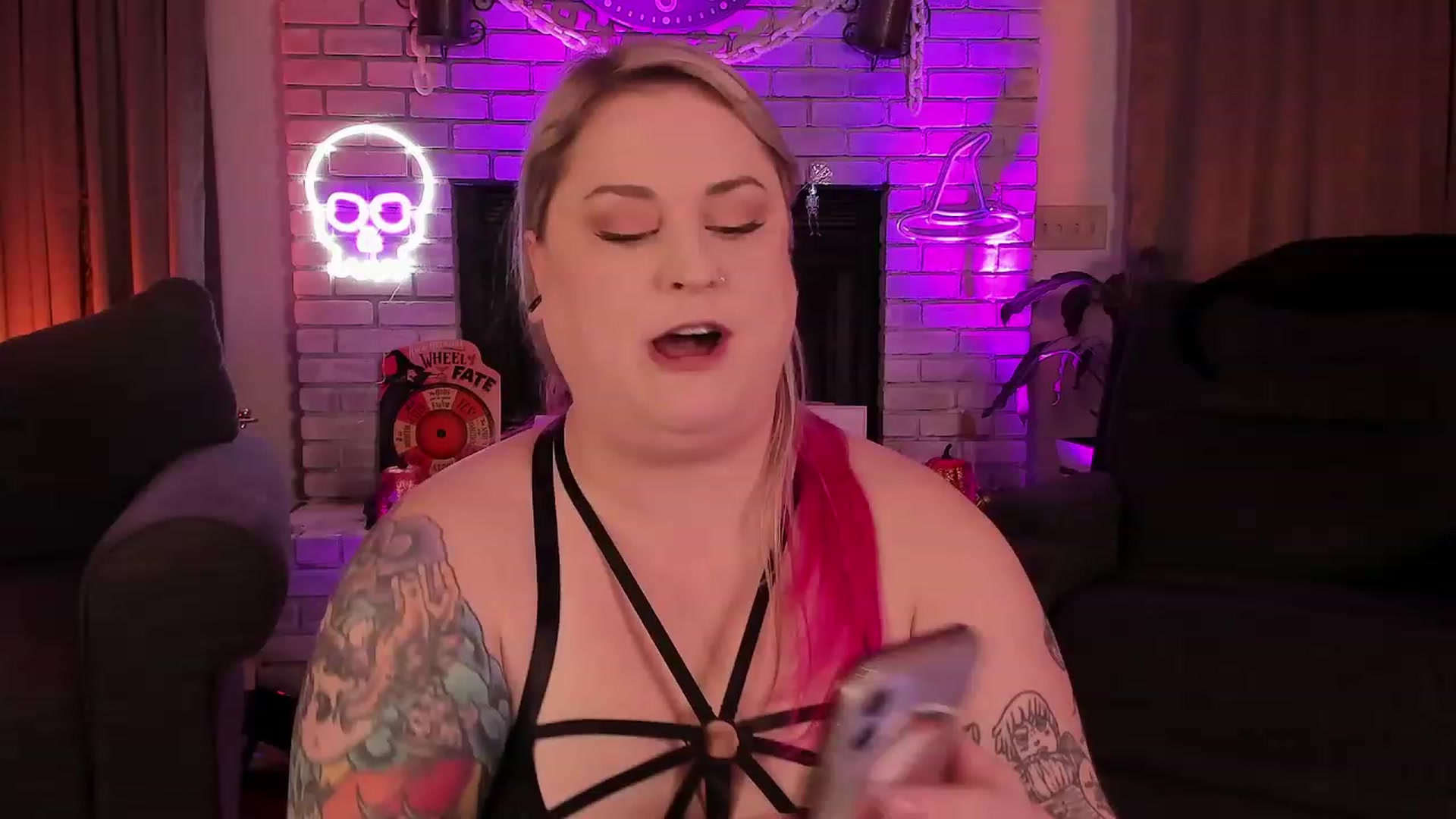 Gallery image thumbnail from mari_jae's myfreecams stream on, 10/11/2023, 09:16 image 2 of 20