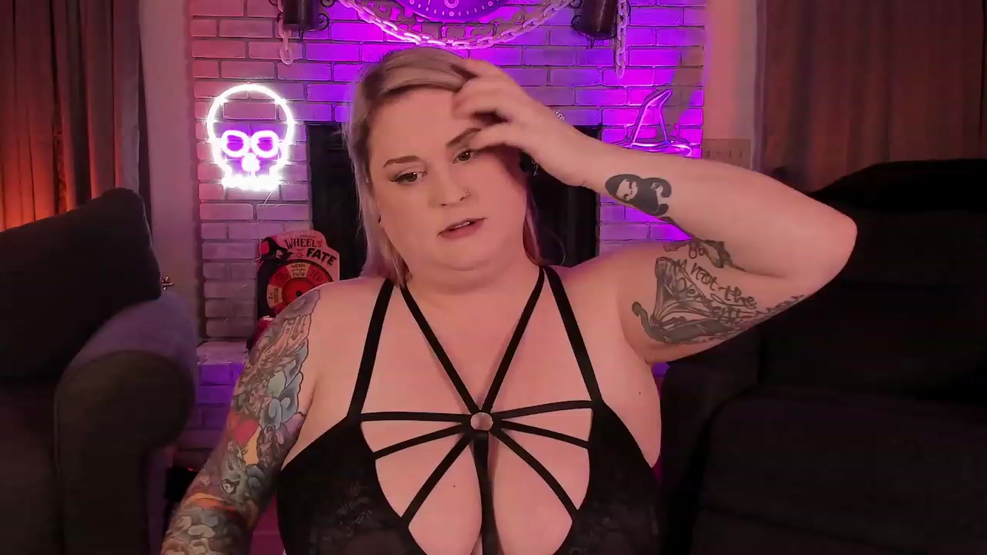 Gallery image thumbnail from mari_jae's myfreecams stream on, 10/11/2023, 09:16 image 1 of 20