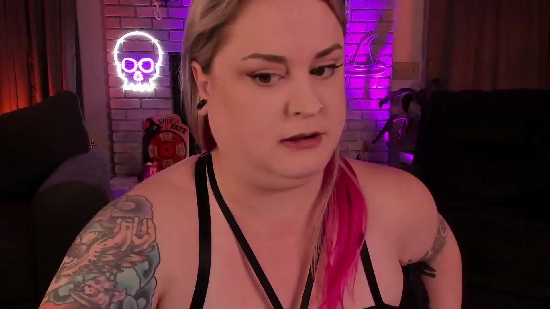 Gallery image thumbnail from mari_jae's myfreecams stream on, 10/11/2023, 09:16 image 13 of 20
