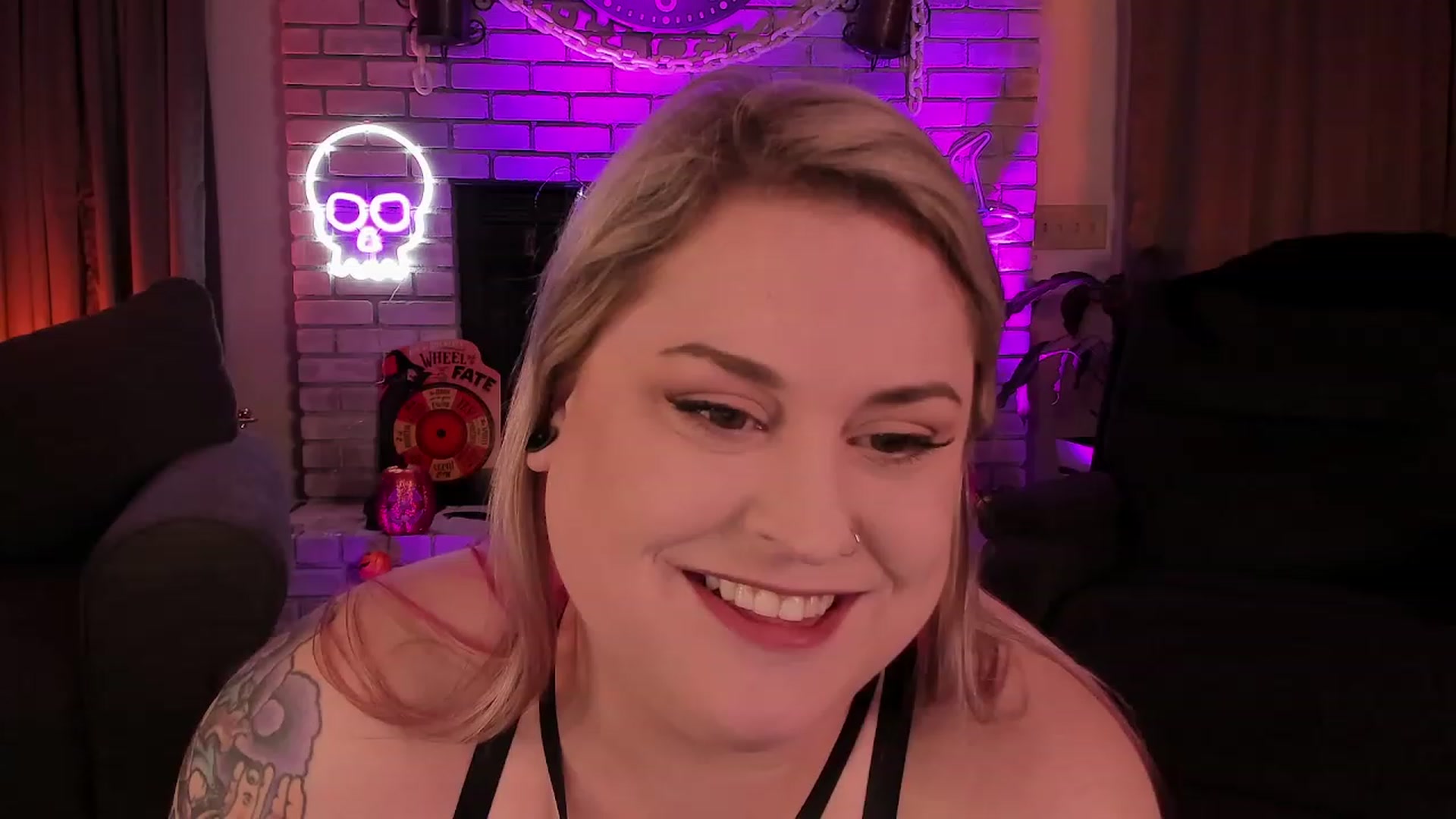 Gallery image thumbnail from mari_jae's myfreecams stream on, 10/11/2023, 09:16 image 4 of 20
