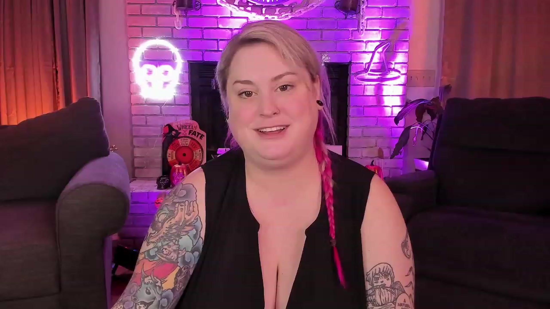 Gallery image thumbnail from mari_jae's myfreecams stream on, 10/15/2023, 10:11 image 6 of 20
