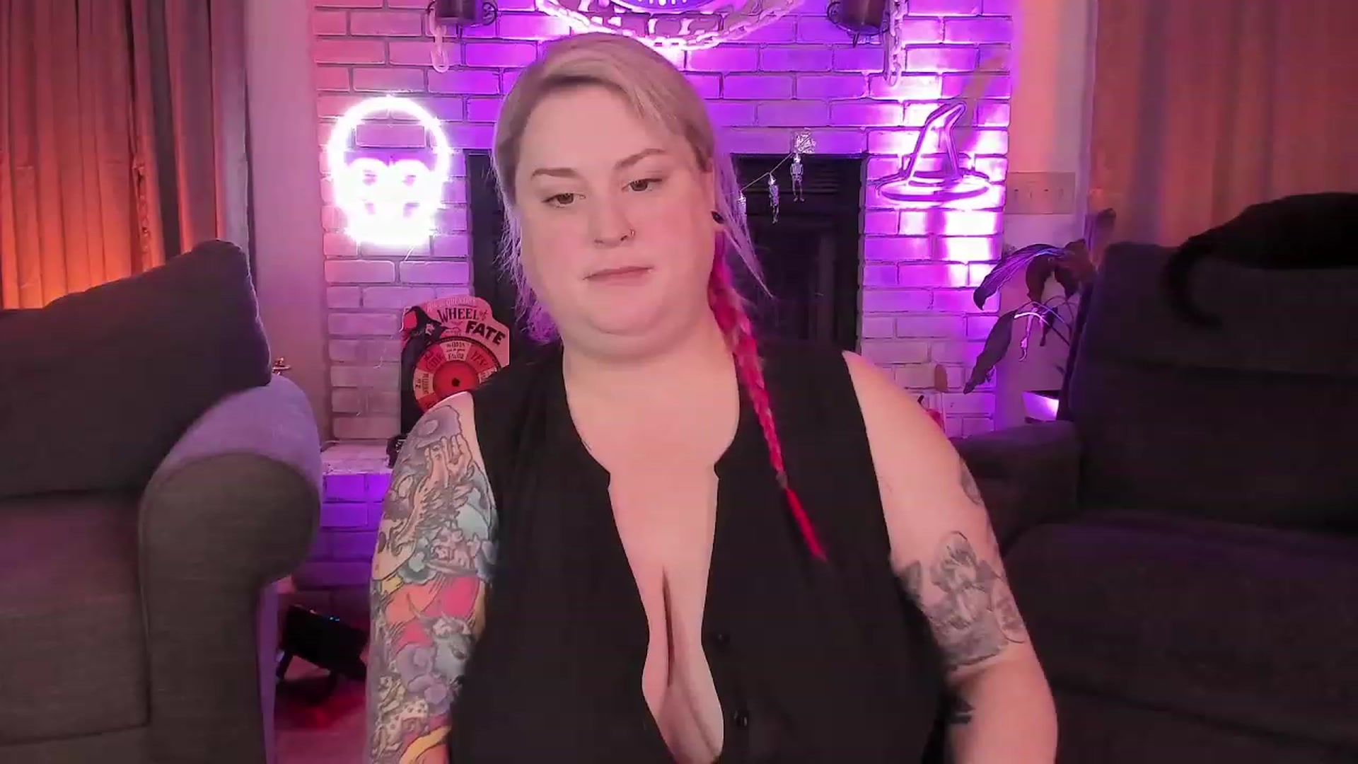 Gallery image thumbnail from mari_jae's myfreecams stream on, 10/15/2023, 10:11 image 2 of 20