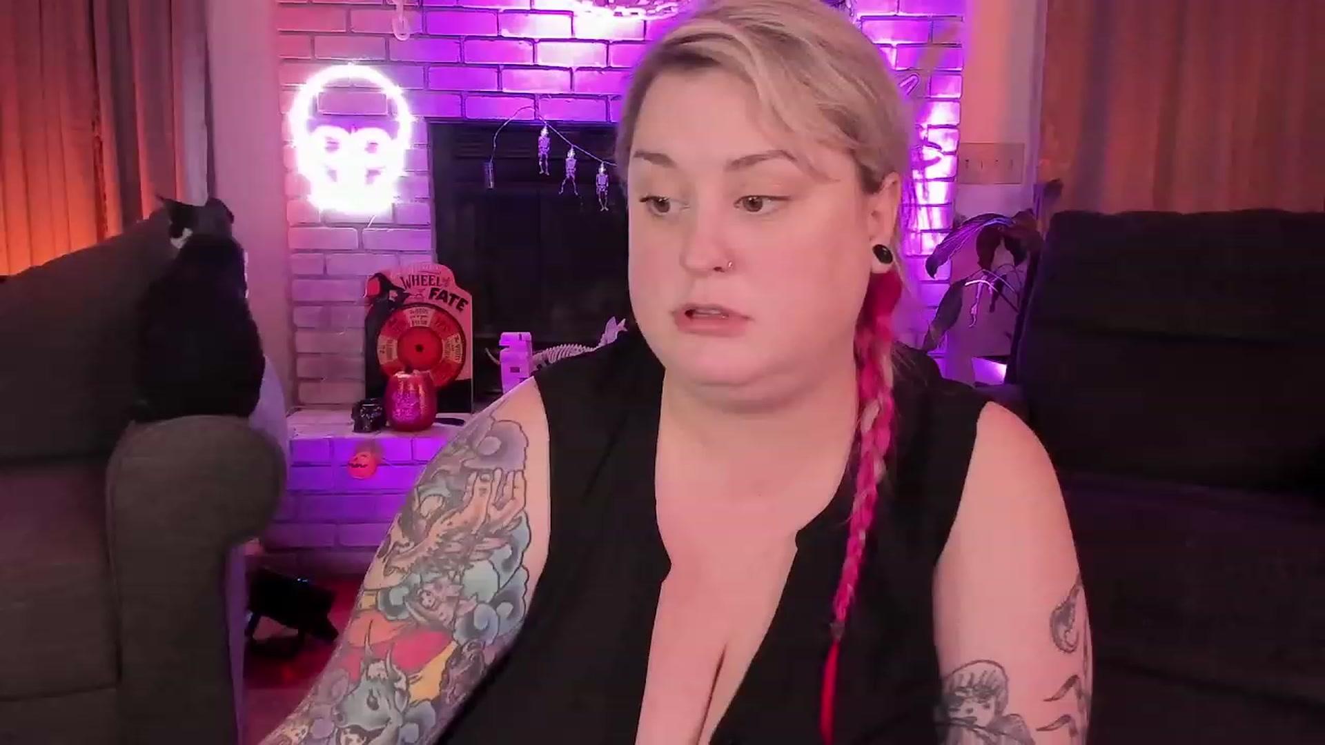 Gallery image thumbnail from mari_jae's myfreecams stream on, 10/15/2023, 11:53 image 4 of 20