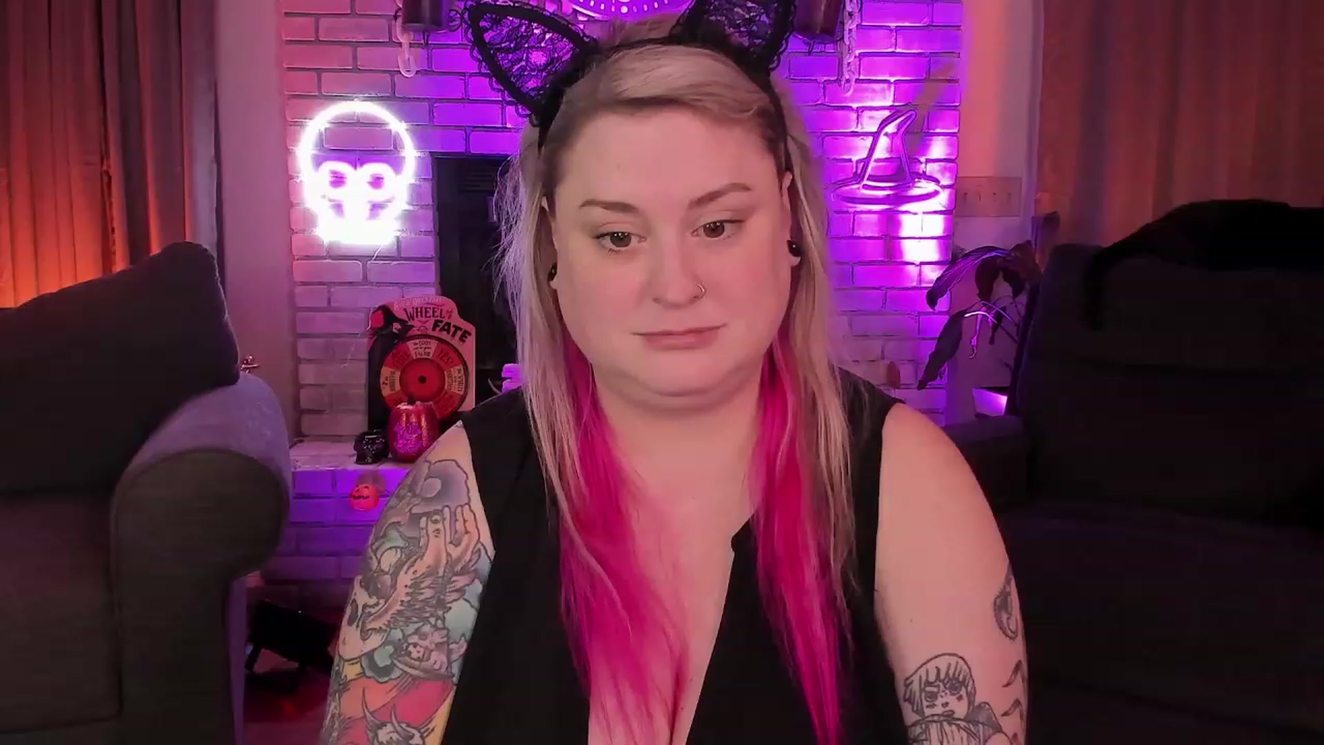 Gallery image thumbnail from mari_jae's myfreecams stream on, 10/15/2023, 11:53 image 15 of 20