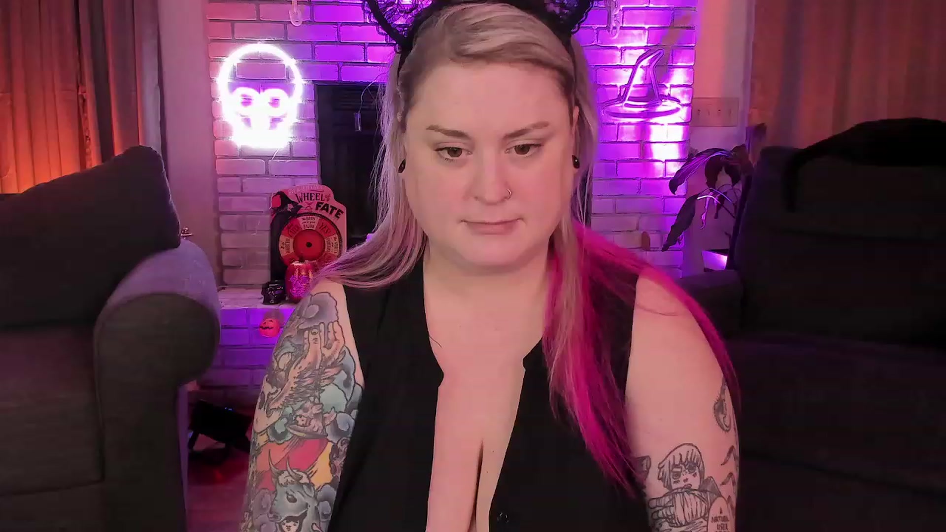Gallery image thumbnail from mari_jae's myfreecams stream on, 10/15/2023, 12:11 image 11 of 20