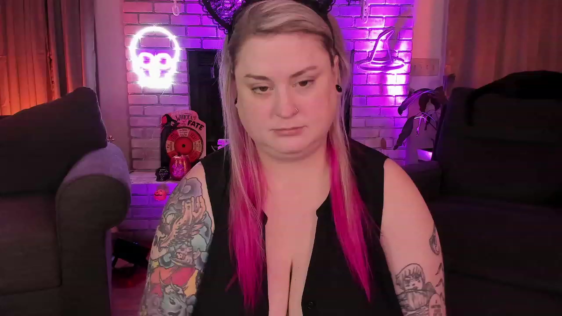 Gallery image thumbnail from mari_jae's myfreecams stream on, 10/15/2023, 12:11 image 13 of 20