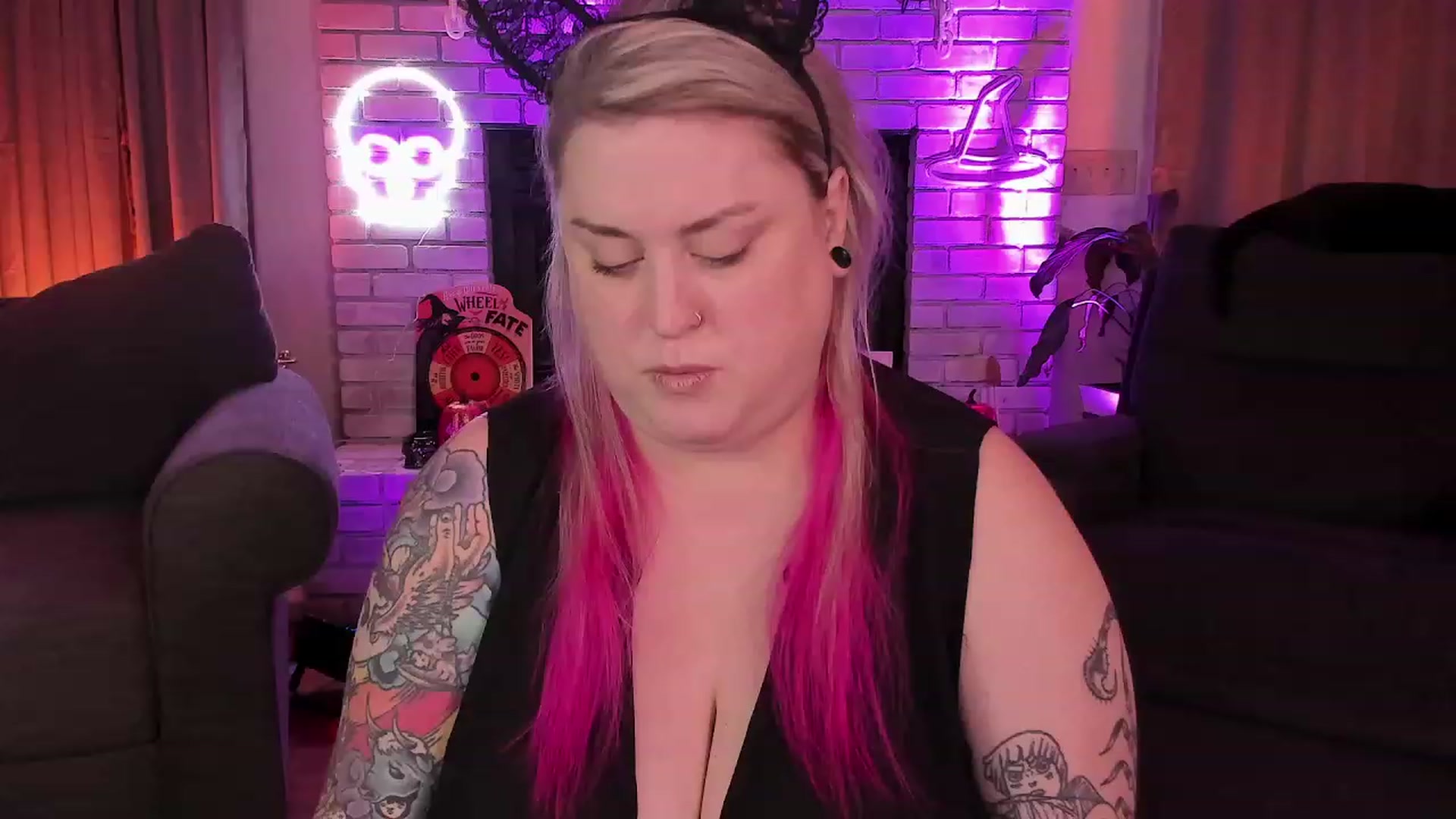 Gallery image thumbnail from mari_jae's myfreecams stream on, 10/15/2023, 12:11 image 19 of 20