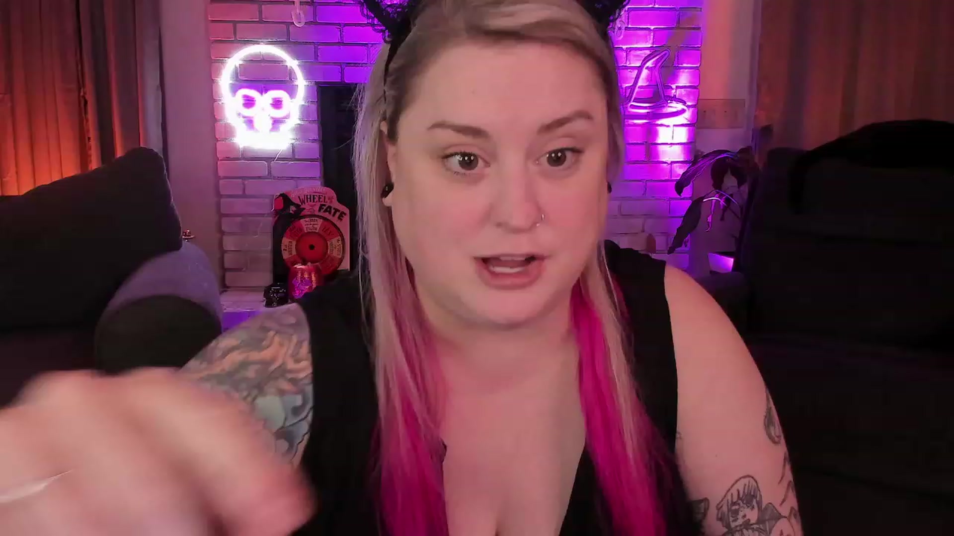 Gallery image thumbnail from mari_jae's myfreecams stream on, 10/15/2023, 12:11 image 14 of 20