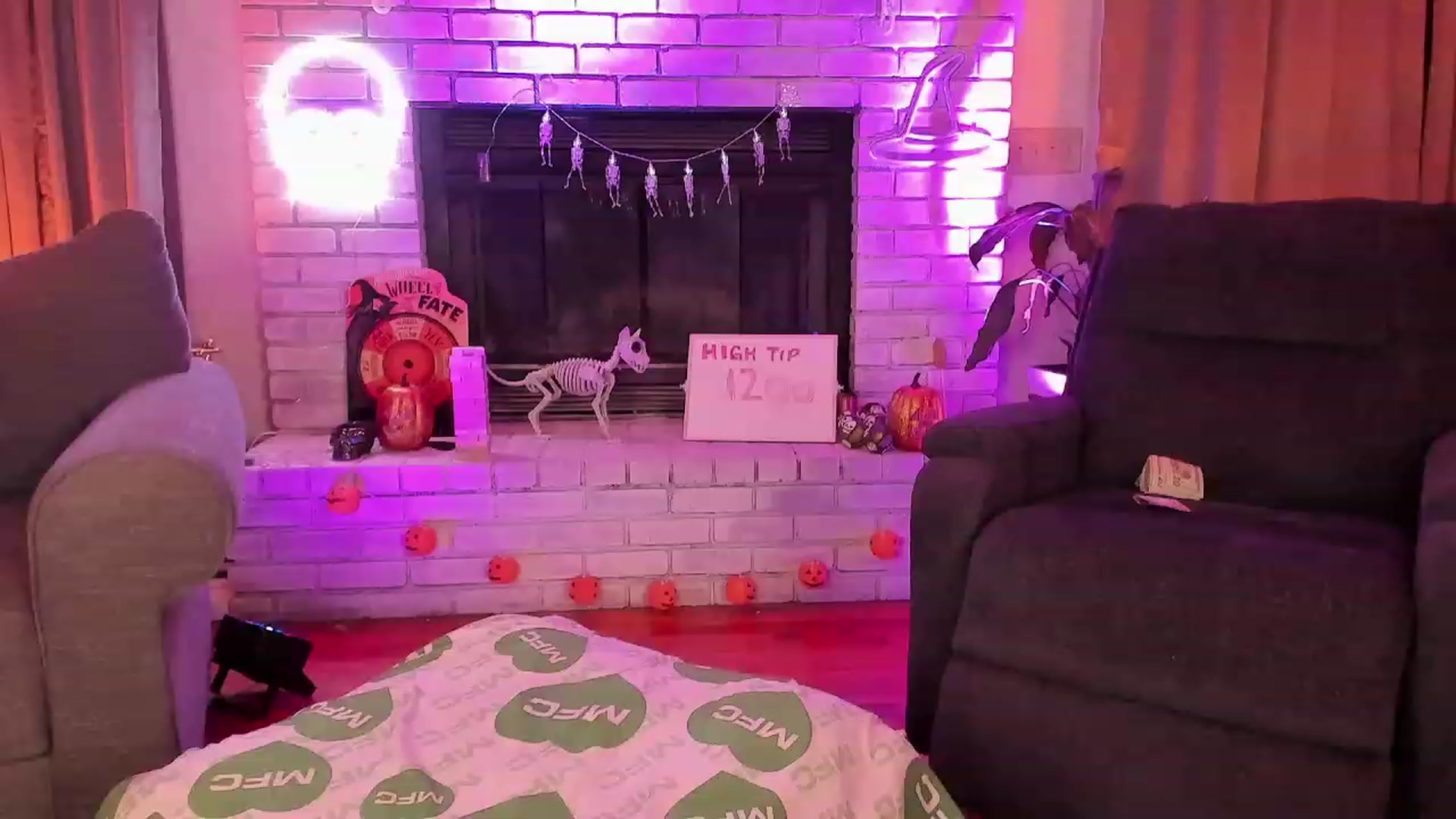 Gallery image thumbnail from mari_jae's myfreecams stream on, 10/18/2023, 10:07 image 13 of 20