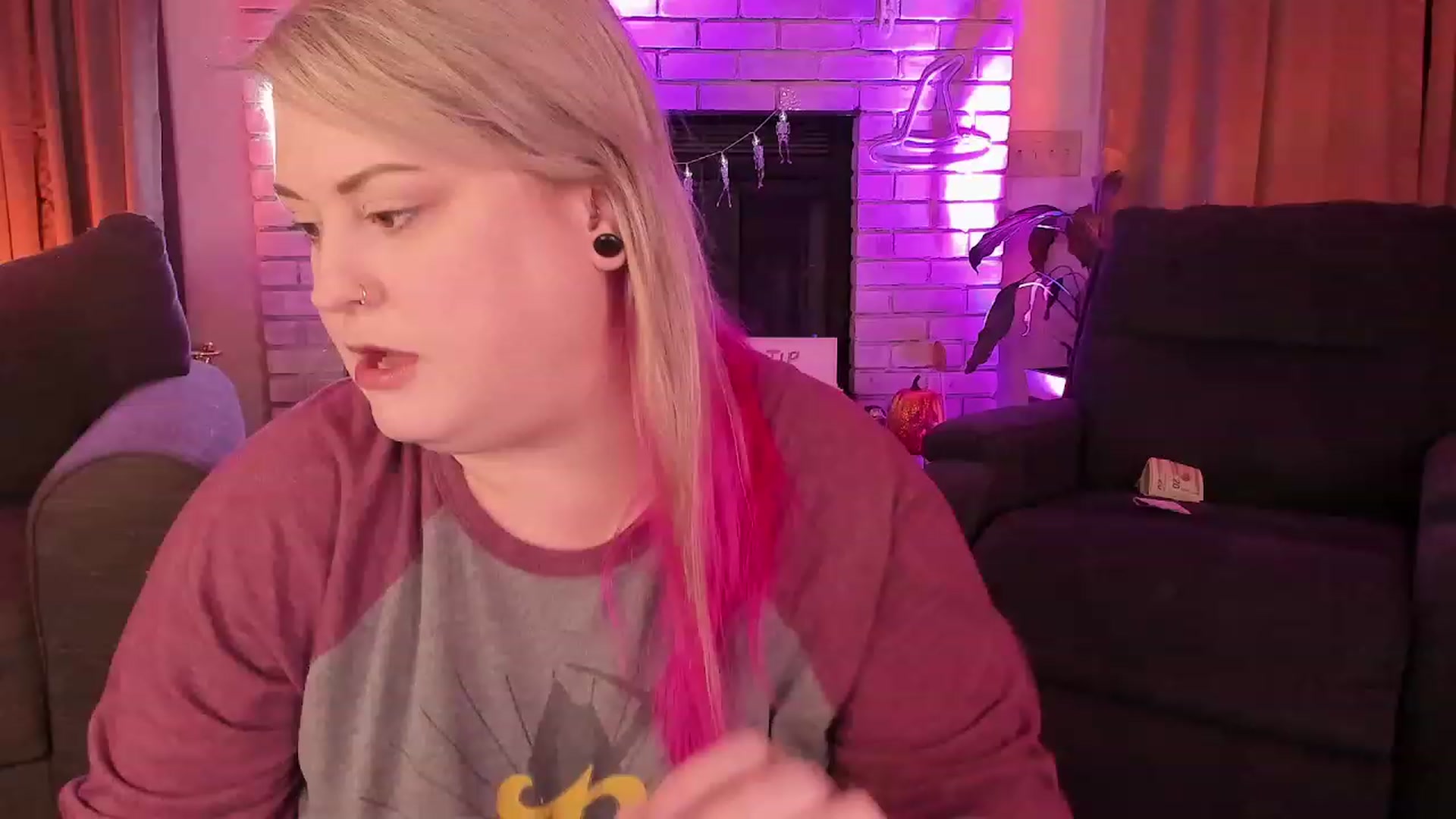 Gallery image thumbnail from mari_jae's myfreecams stream on, 10/18/2023, 10:07 image 14 of 20