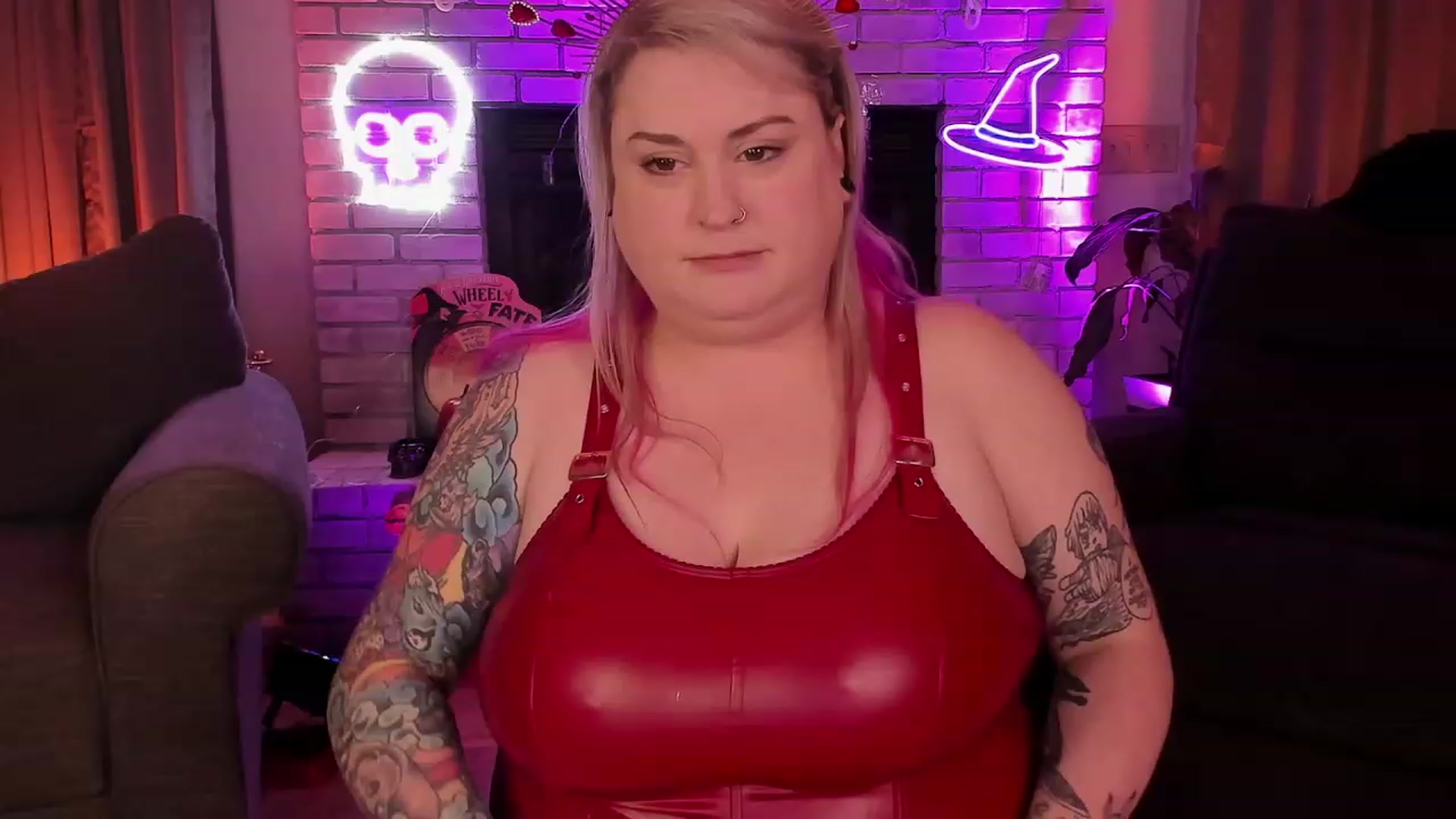 Gallery image thumbnail from mari_jae's myfreecams stream on, 10/19/2023, 09:23 image 6 of 20