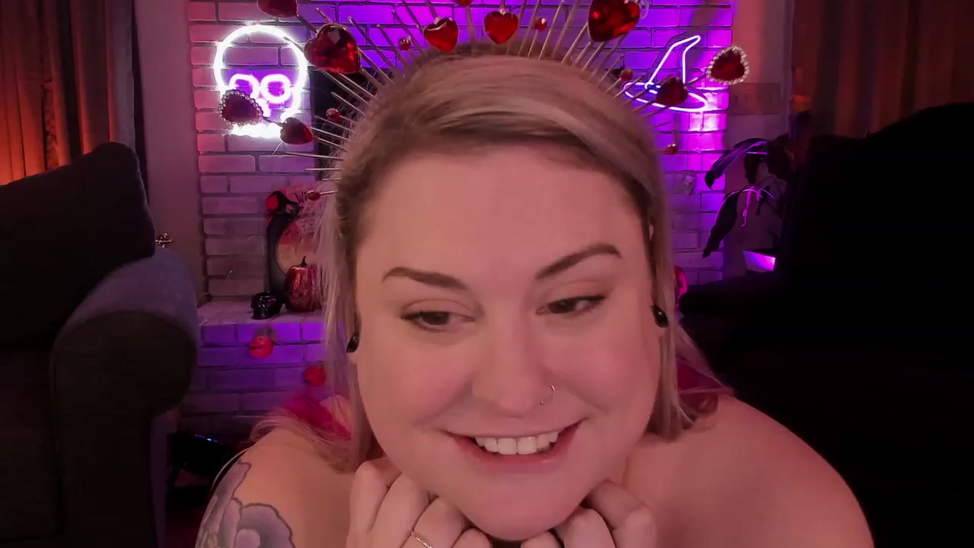 Gallery image thumbnail from mari_jae's myfreecams stream on, 10/19/2023, 09:23 image 15 of 20