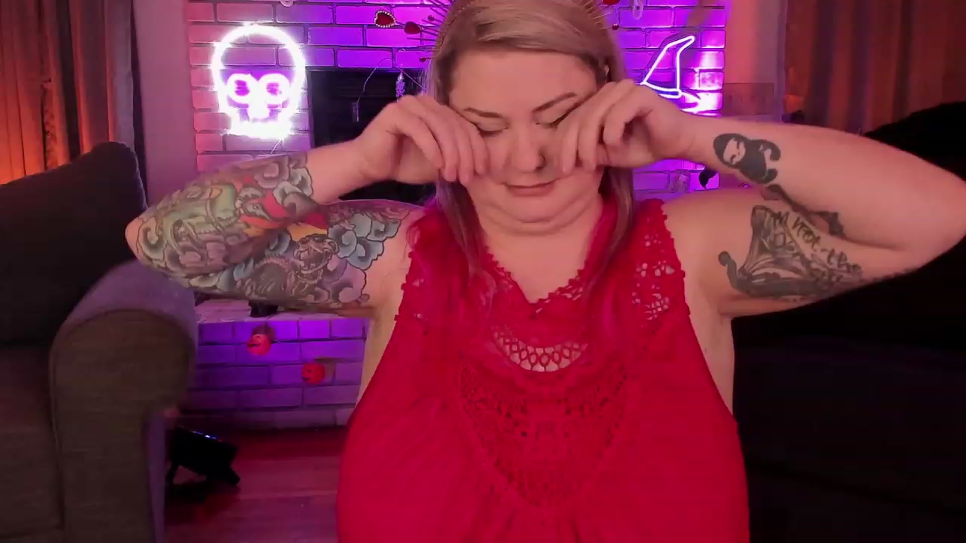 Gallery image thumbnail from mari_jae's myfreecams stream on, 10/19/2023, 09:23 image 19 of 20