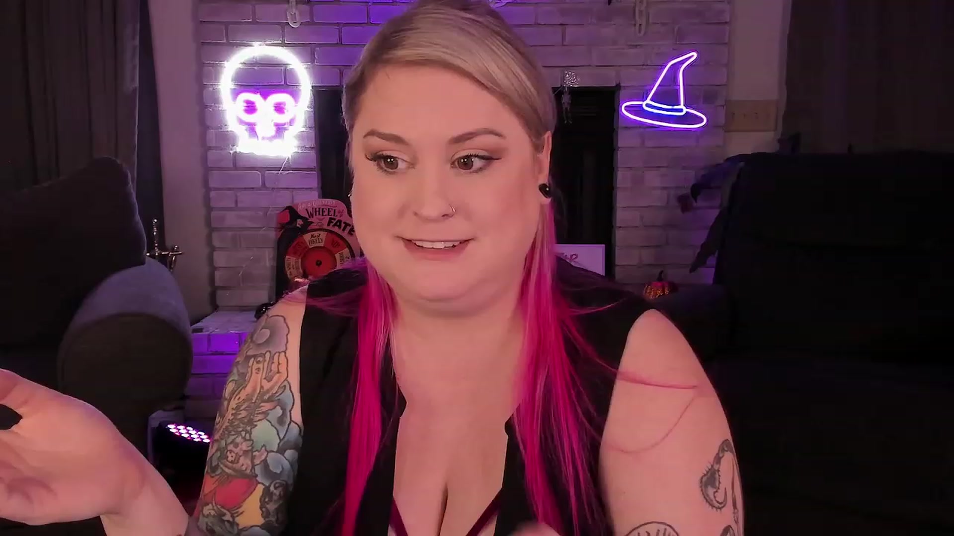 Gallery image thumbnail from mari_jae's myfreecams stream on, 10/28/2023, 10:35 image 6 of 20