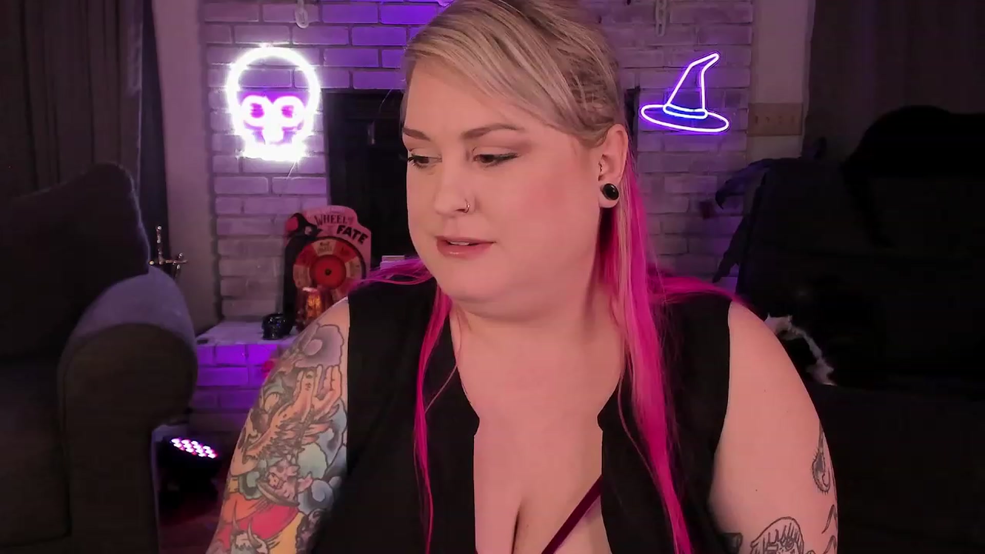 Gallery image thumbnail from mari_jae's myfreecams stream on, 10/28/2023, 10:35 image 1 of 20