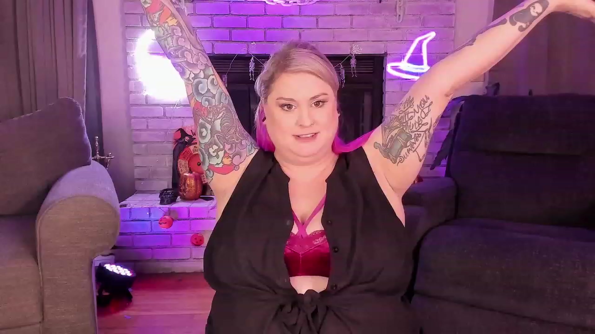 Gallery image thumbnail from mari_jae's myfreecams stream on, 10/28/2023, 10:35 image 9 of 20