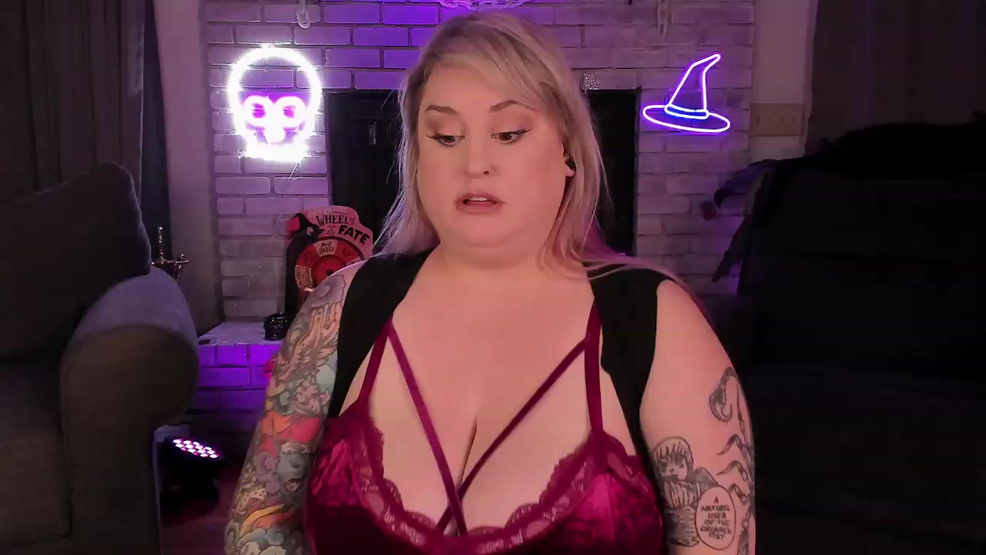 Gallery image thumbnail from mari_jae's myfreecams stream on, 10/28/2023, 11:00 image 10 of 20