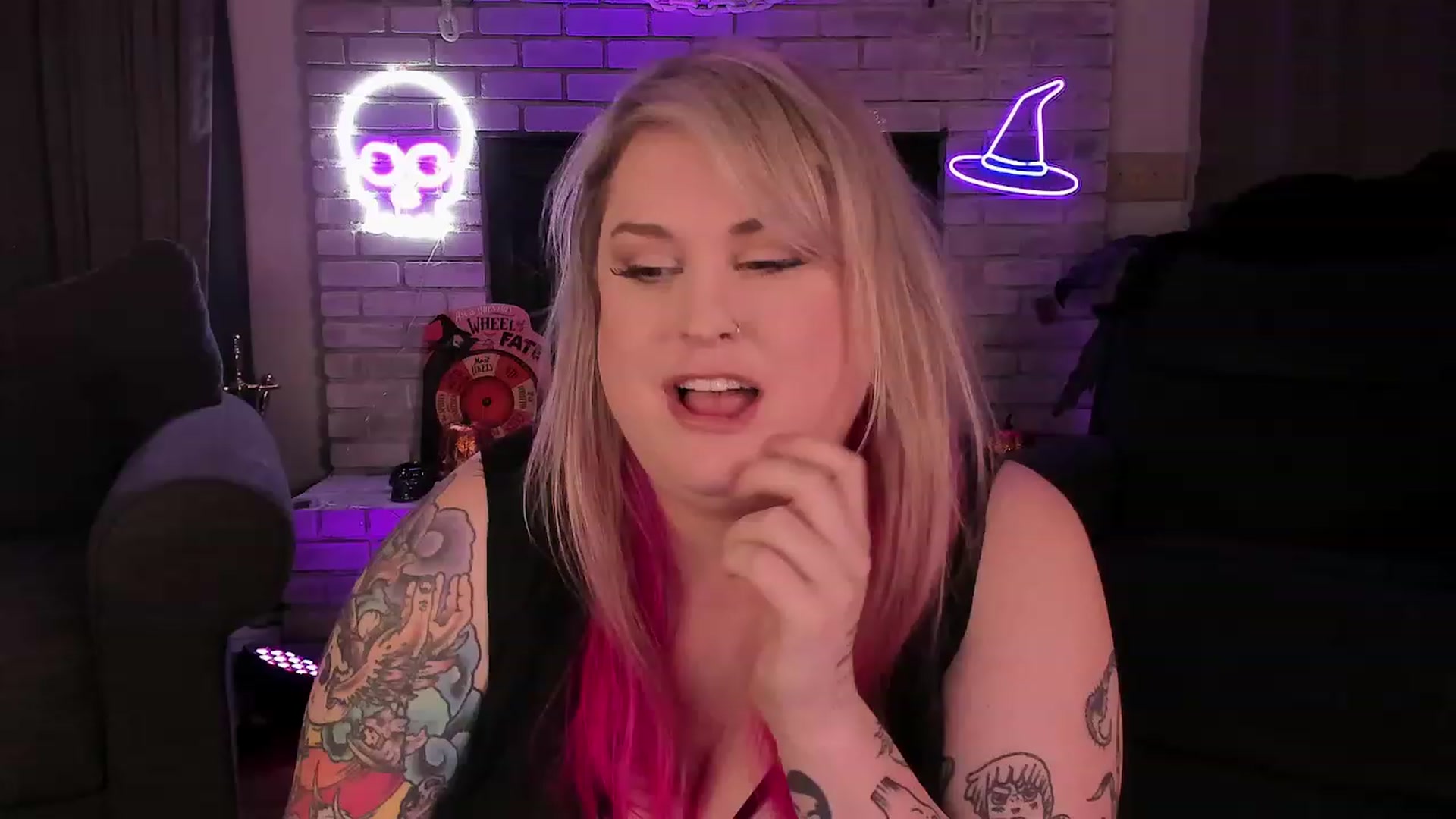 Gallery image thumbnail from mari_jae's myfreecams stream on, 10/28/2023, 11:00 image 8 of 20