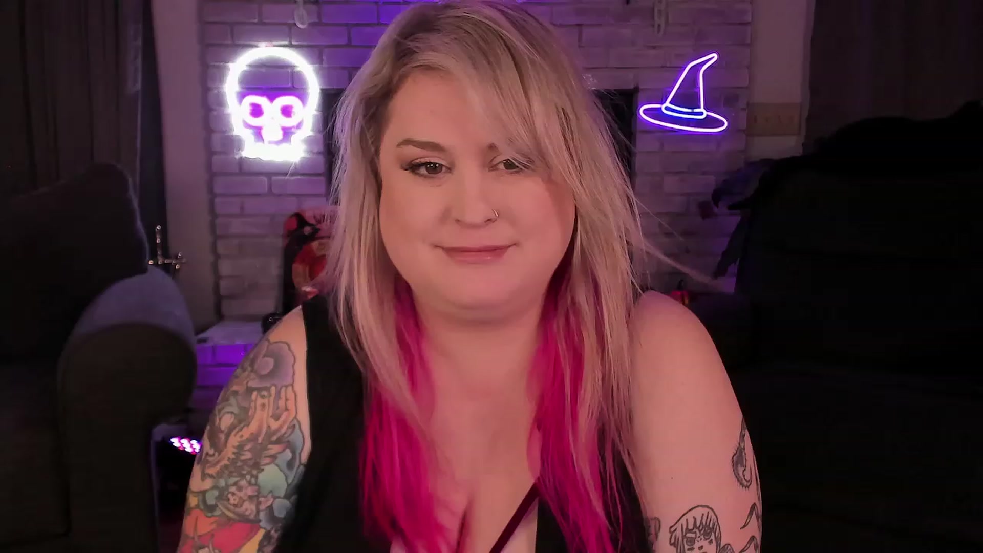 Gallery image thumbnail from mari_jae's myfreecams stream on, 10/28/2023, 11:00 image 7 of 20