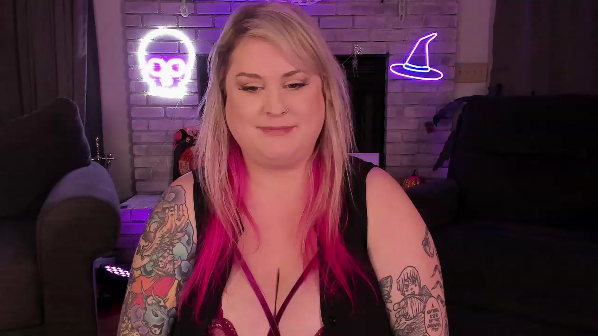 Gallery image thumbnail from mari_jae's myfreecams stream on, 10/28/2023, 11:00 image 1 of 20