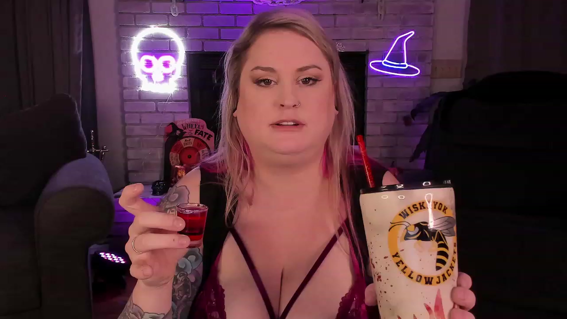 Gallery image thumbnail from mari_jae's myfreecams stream on, 10/28/2023, 11:00 image 13 of 20