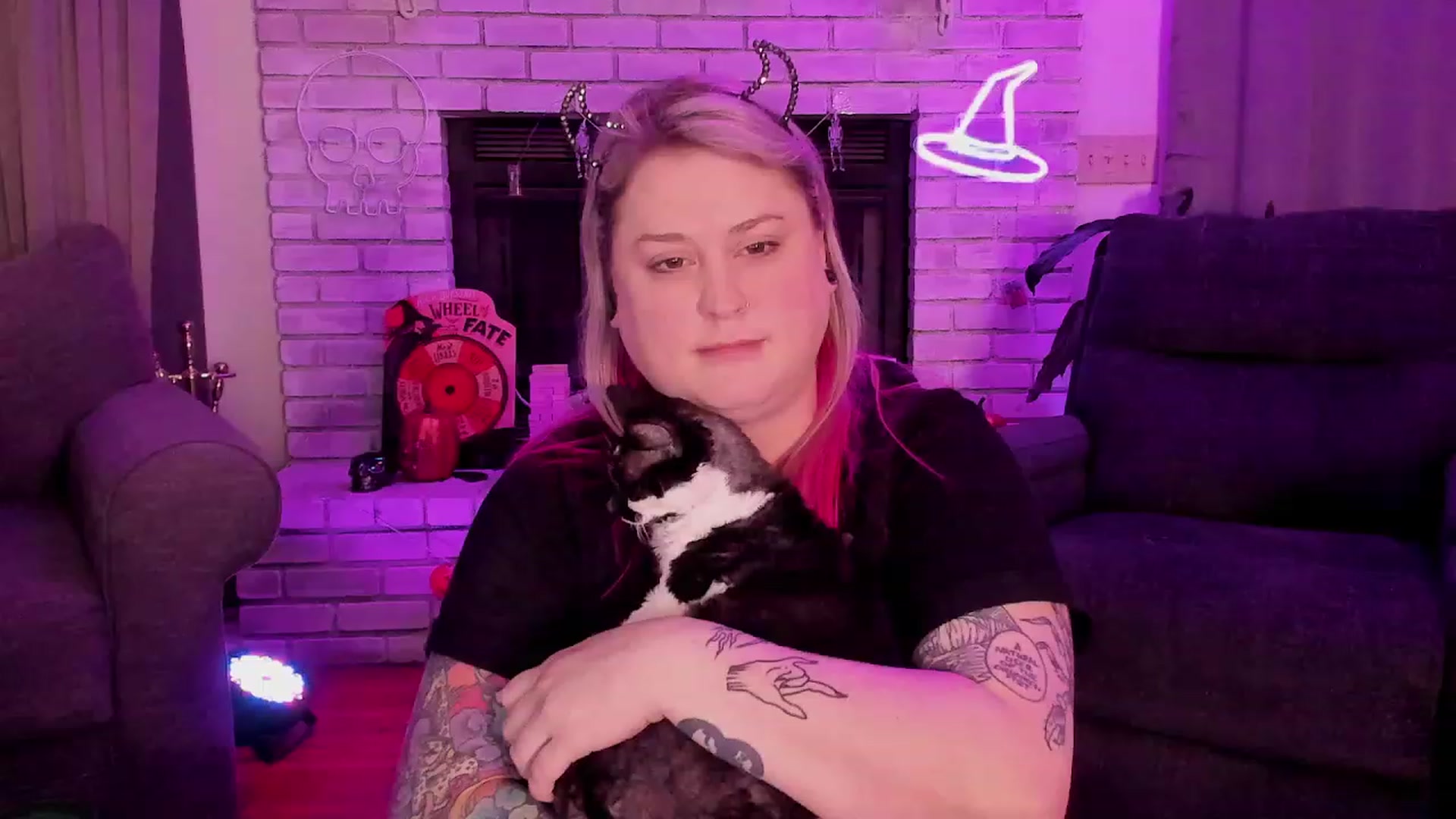Gallery image thumbnail from mari_jae's myfreecams stream on, 10/30/2023, 09:24 image 13 of 20