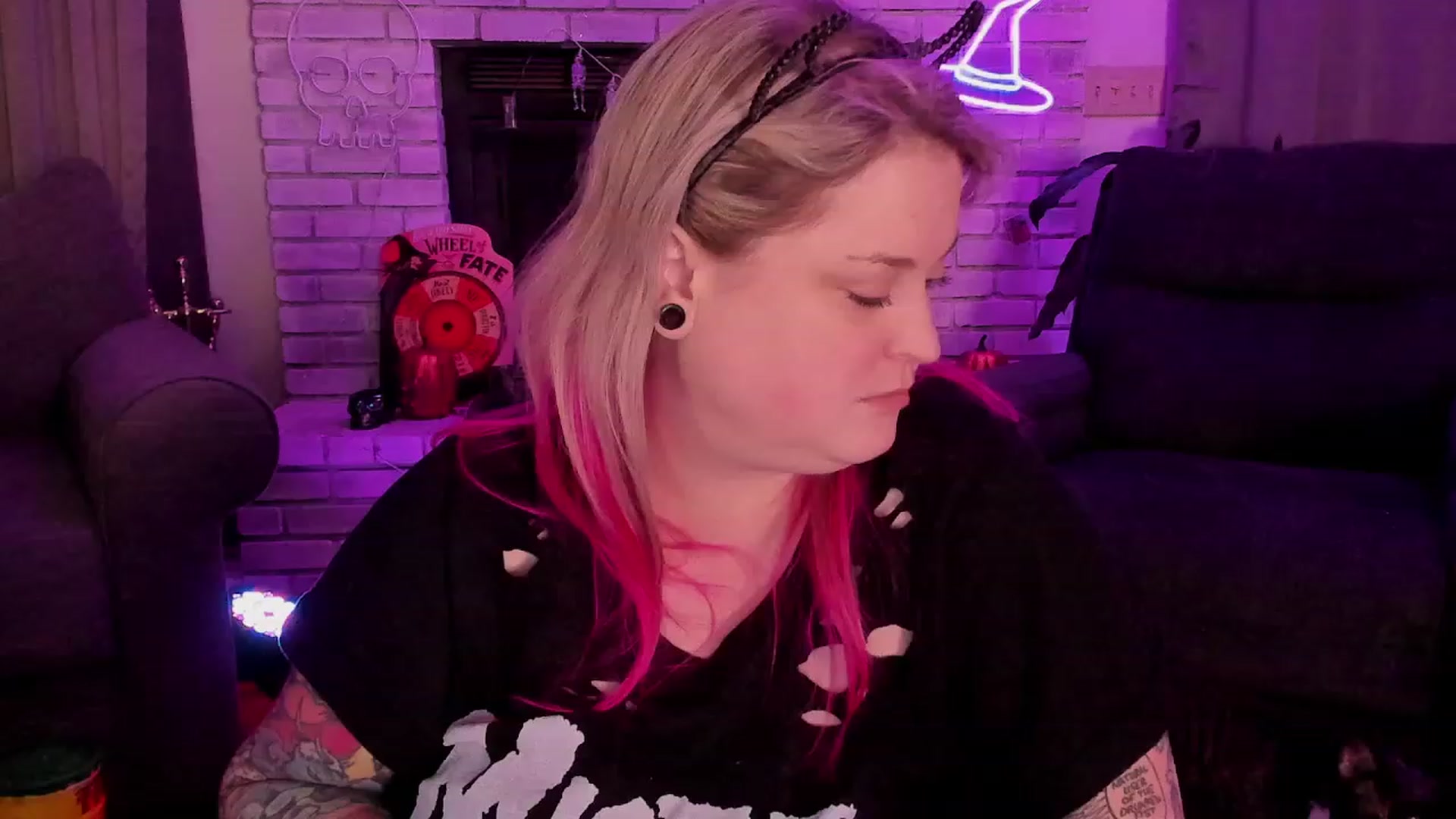 Gallery image thumbnail from mari_jae's myfreecams stream on, 10/30/2023, 09:24 image 18 of 20