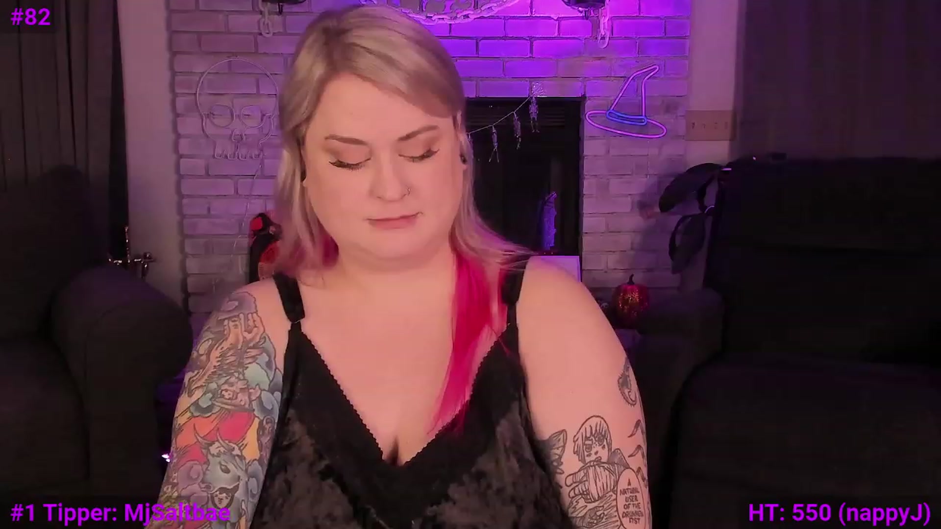 Gallery image thumbnail from mari_jae's myfreecams stream on, 11/08/2023, 11:09 image 9 of 20