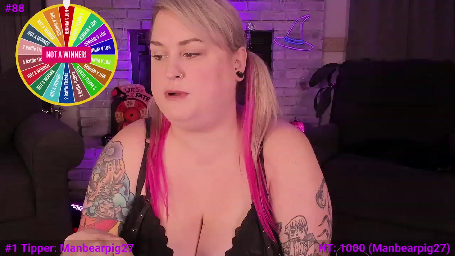 Gallery image thumbnail from mari_jae's myfreecams stream on, 11/09/2023, 08:12 image 5 of 20