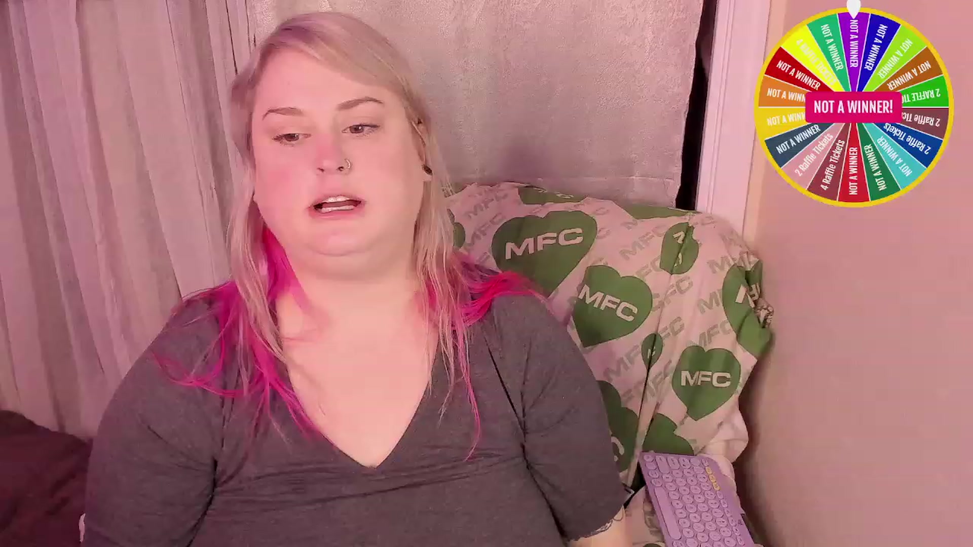 Gallery image thumbnail from mari_jae's myfreecams stream on, 11/11/2023, 13:11 image 17 of 20