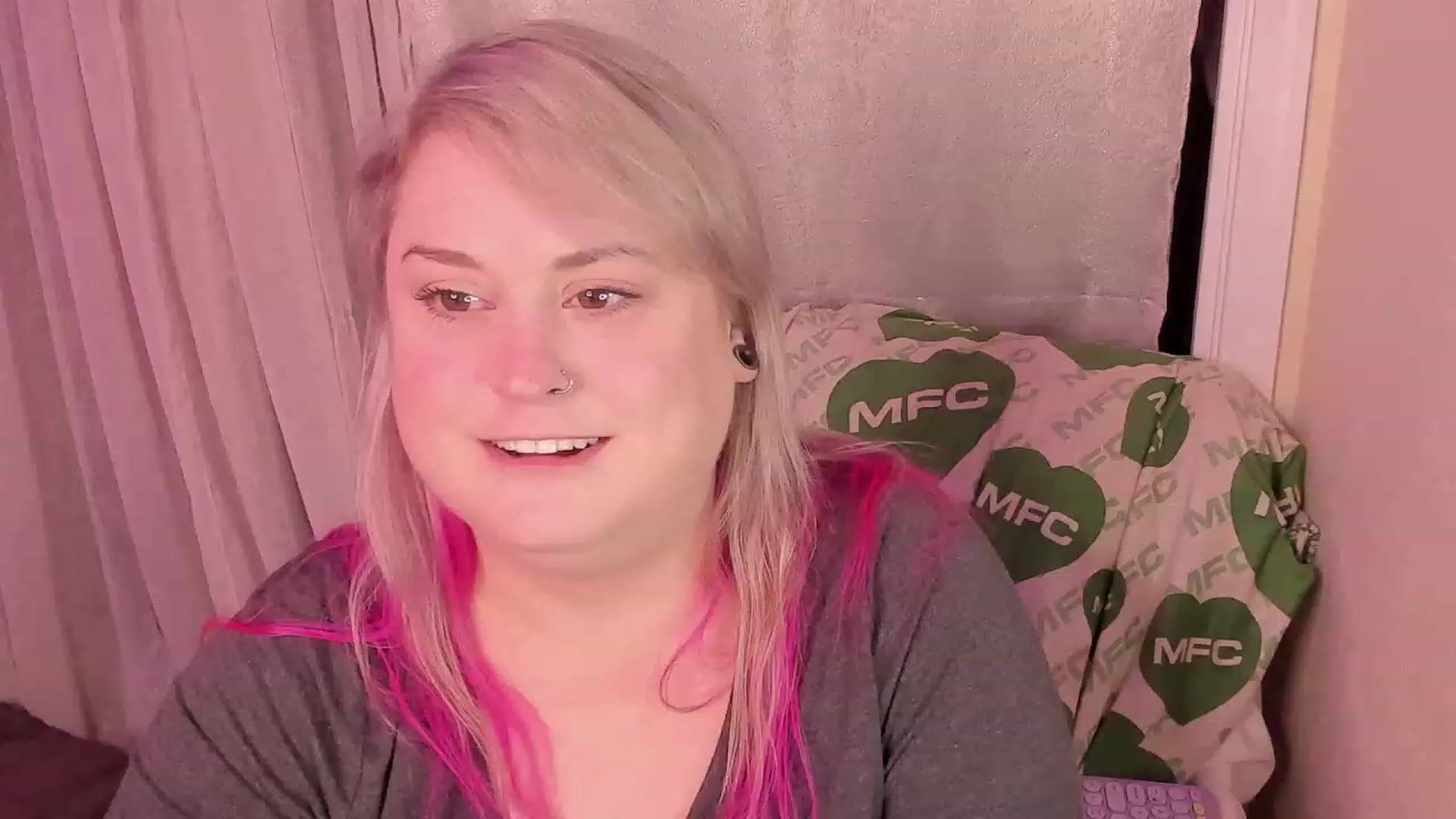 Gallery image thumbnail from mari_jae's myfreecams stream on, 11/11/2023, 13:11 image 8 of 20