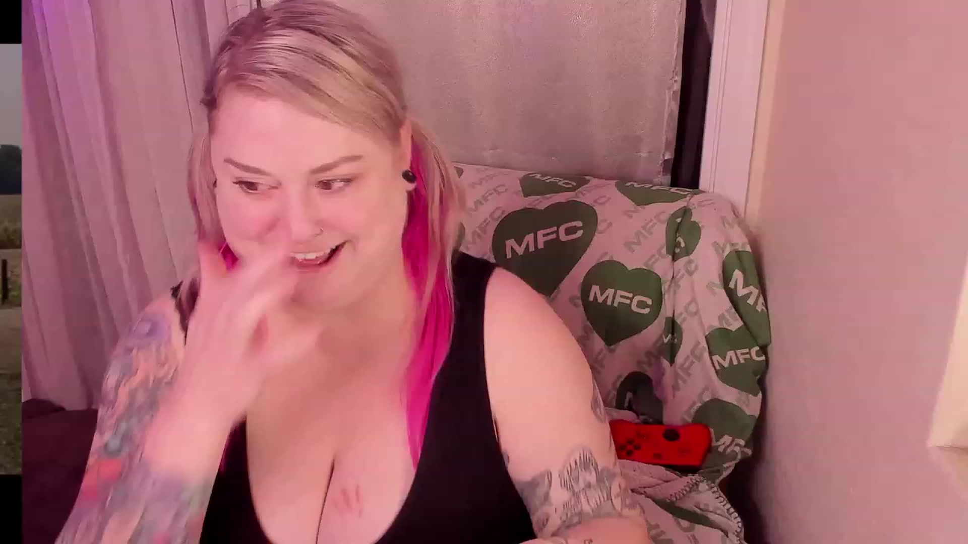 Gallery image thumbnail from mari_jae's myfreecams stream on, 11/13/2023, 09:34 image 3 of 20