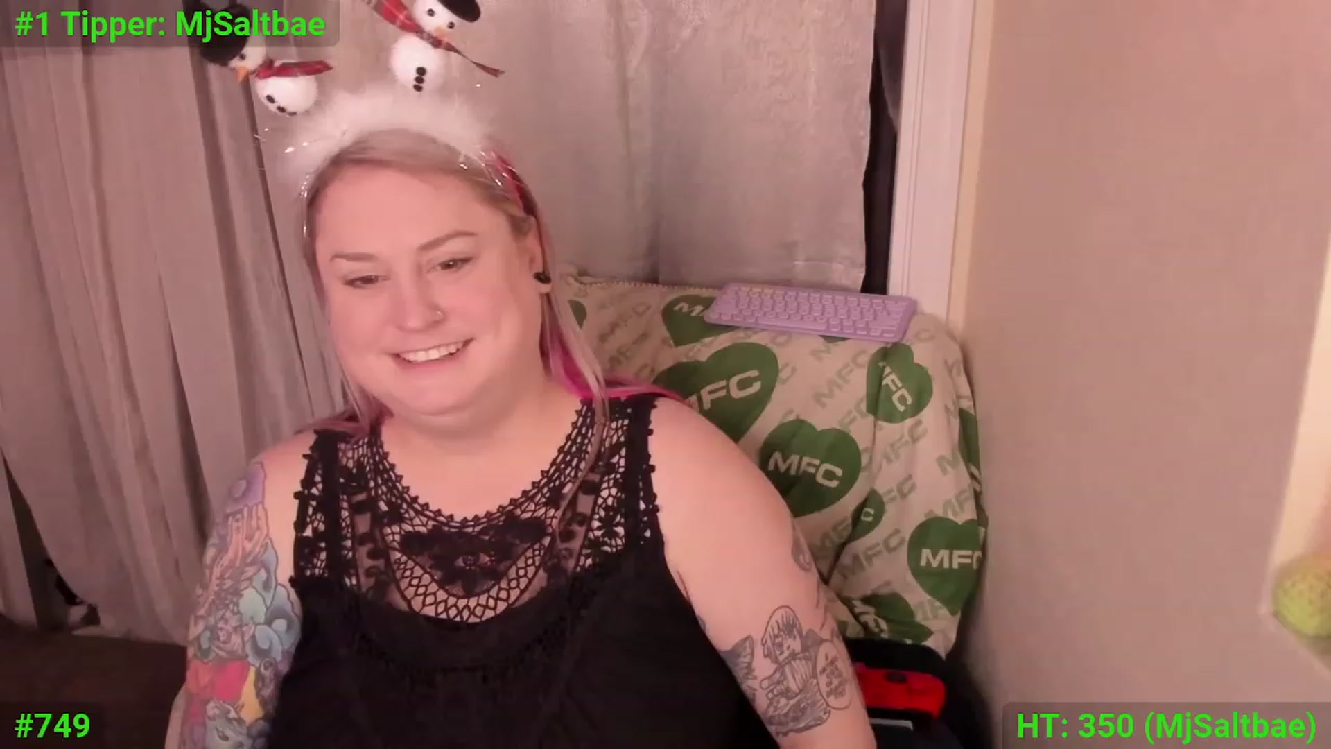 Gallery image thumbnail from mari_jae's myfreecams stream on, 12/02/2023, 08:02 image 14 of 20